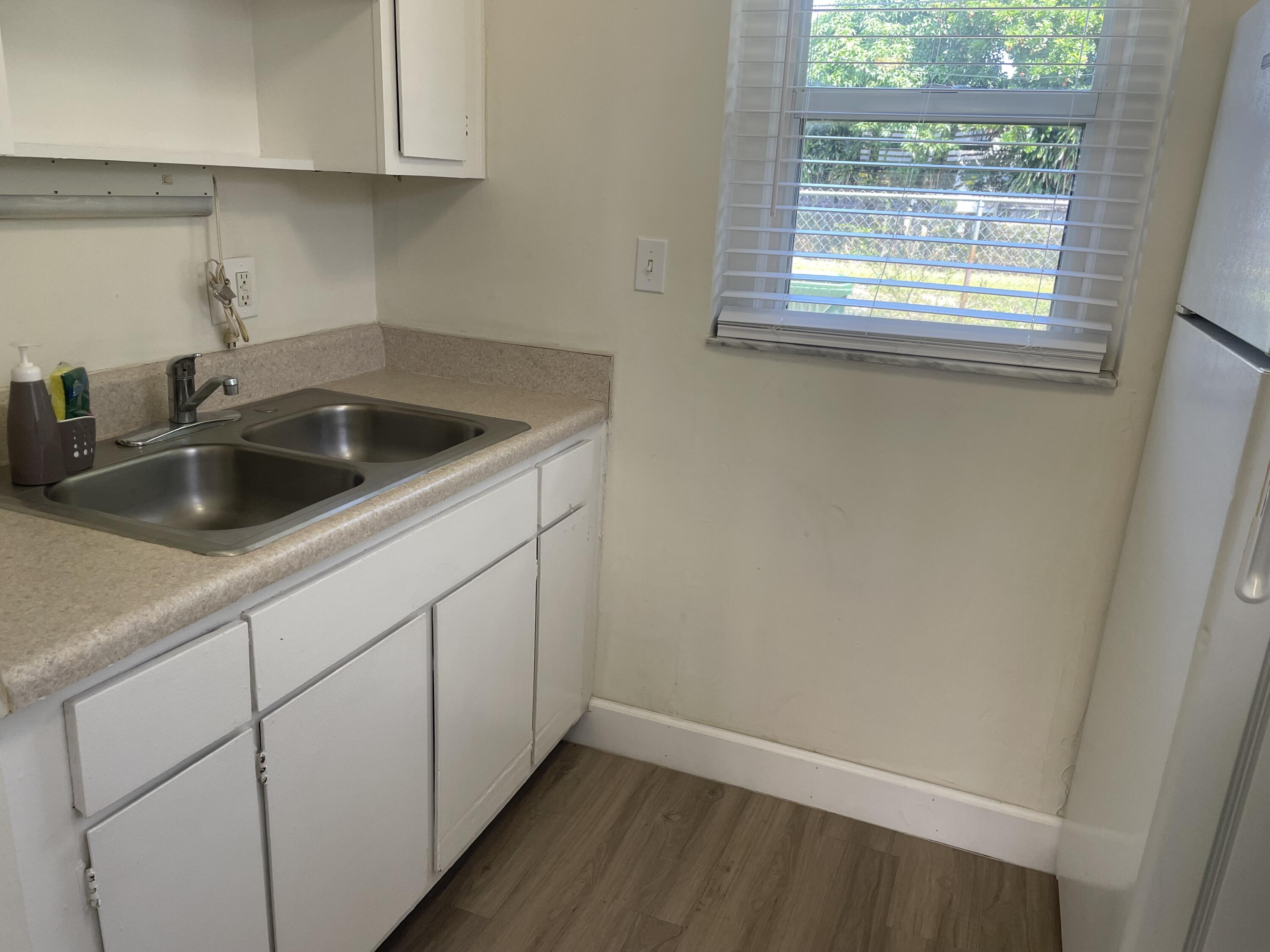 1150 W Blue Heron Boulevard — Photo 4