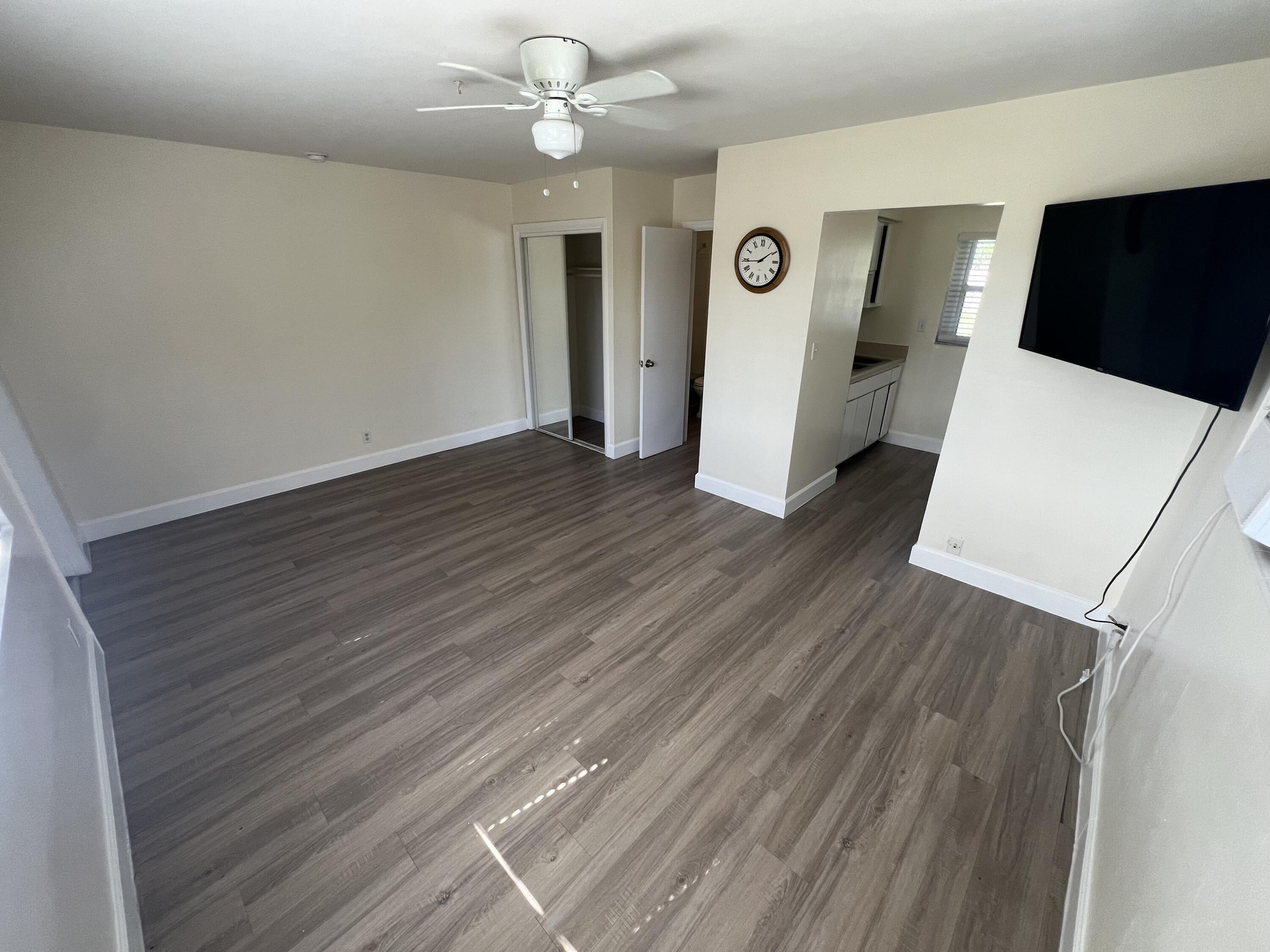 1150 W Blue Heron Boulevard — Photo 2