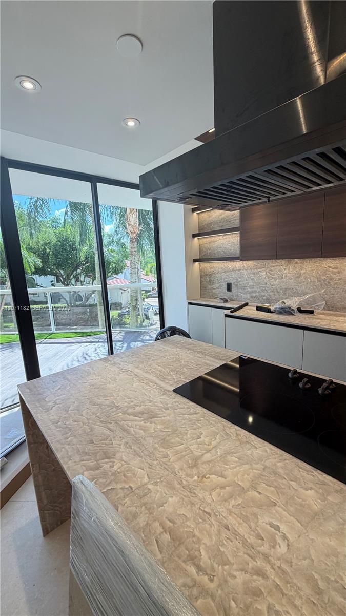 3610 Yacht Club Dr # 213 View 1