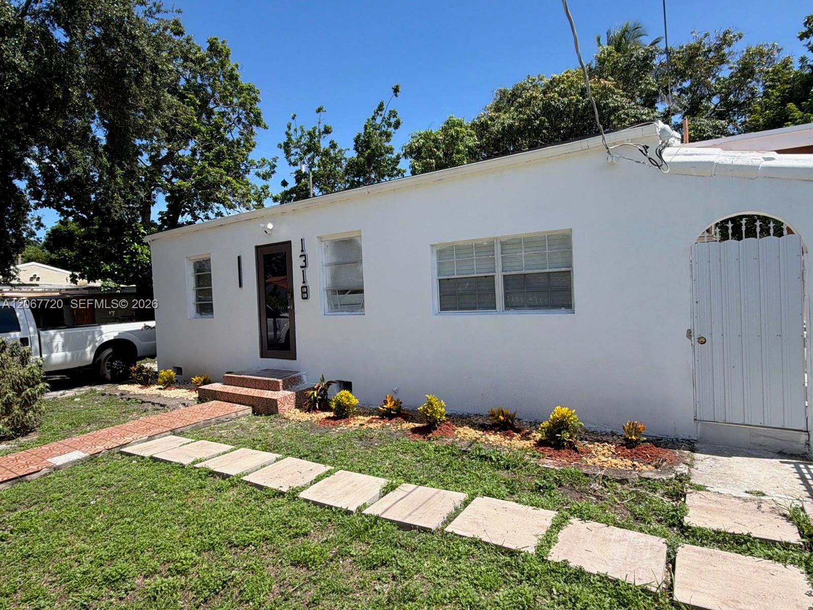1318 NW 34th St — Photo 3