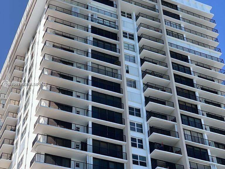 2201 S Ocean Drive # 1507 — Photo 2