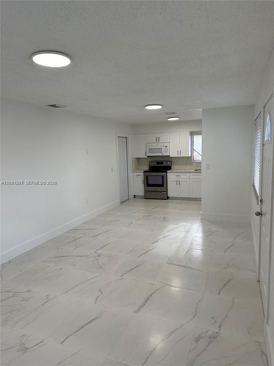 324 E 34th # 1 — Photo 4