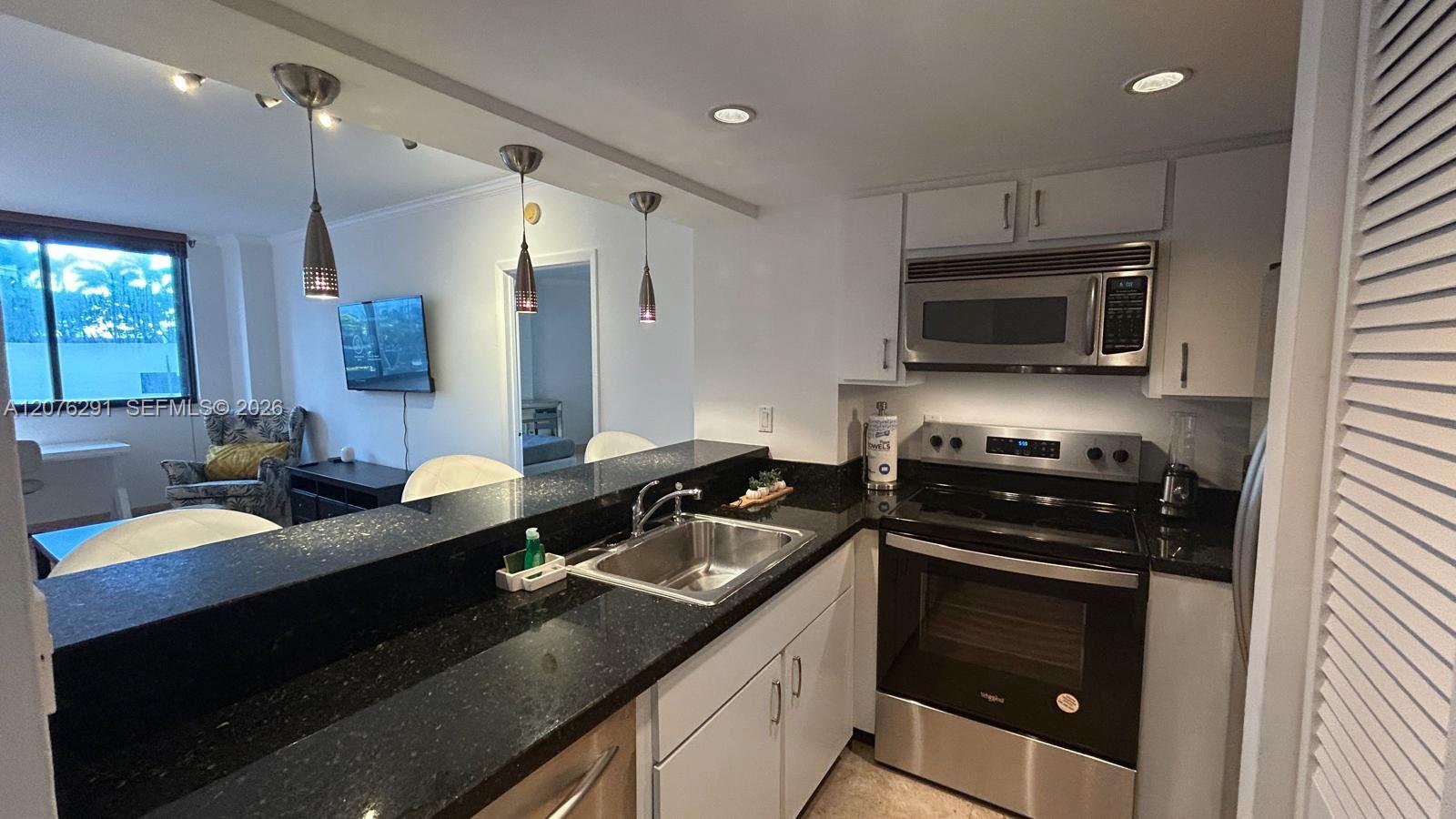 540 Brickell Key Dr # 512 — Photo 2