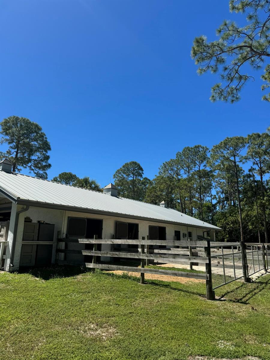 Barn View Side
