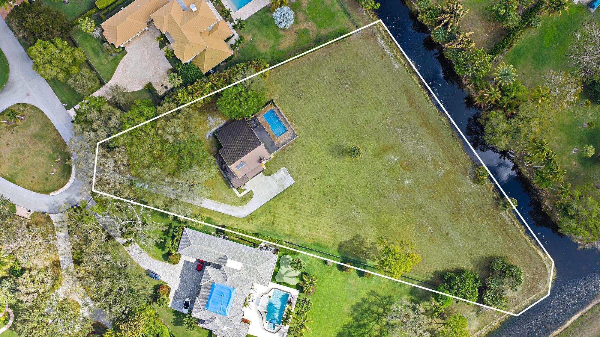8090 Native Dancer Road E, Palm Beach Gardens FL 33418