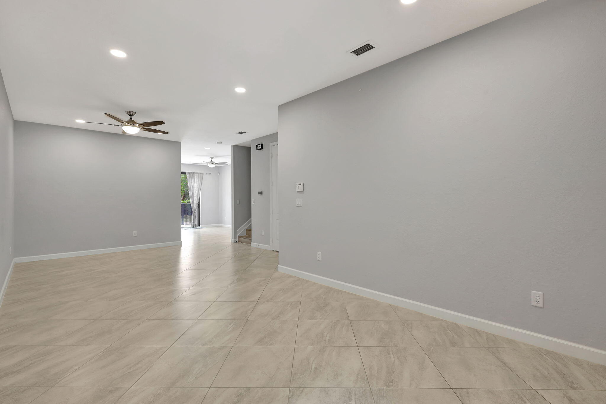 12950 ANTHORNE Lane — Photo 3