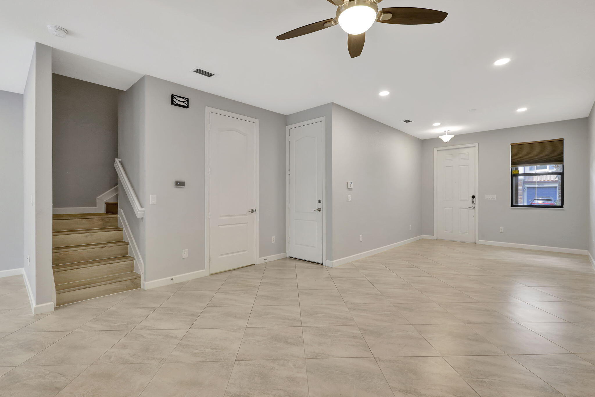 12950 ANTHORNE Lane — Photo 4