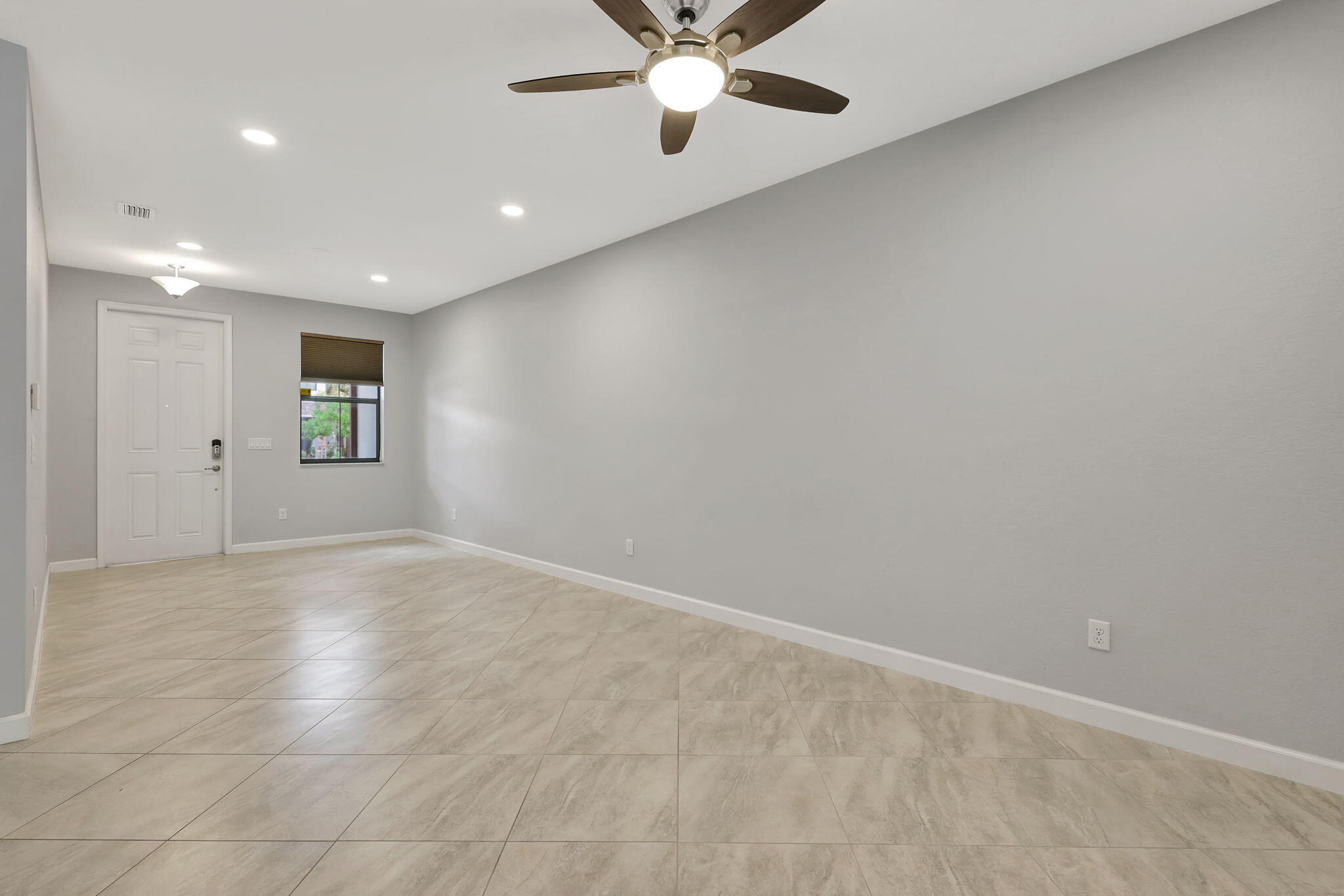 12950 ANTHORNE Lane — Photo 5