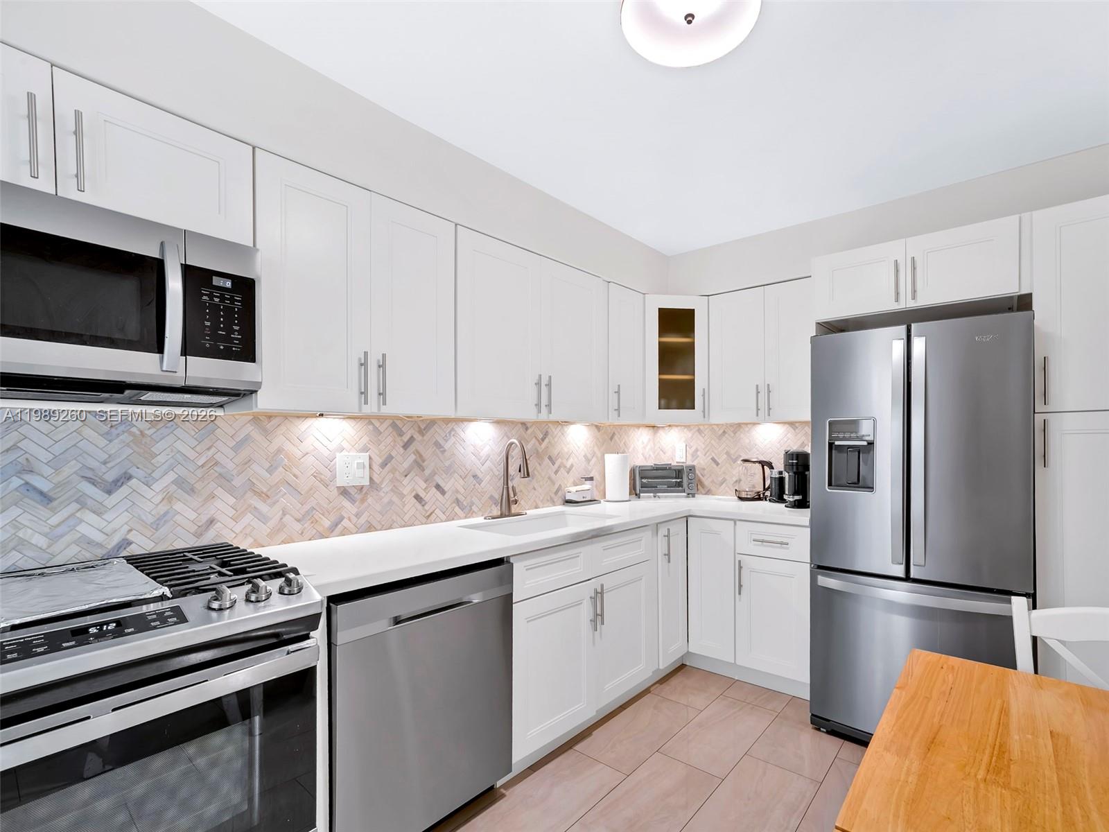 3140 S Ocean Dr # 612, Hallandale Beach FL 33009