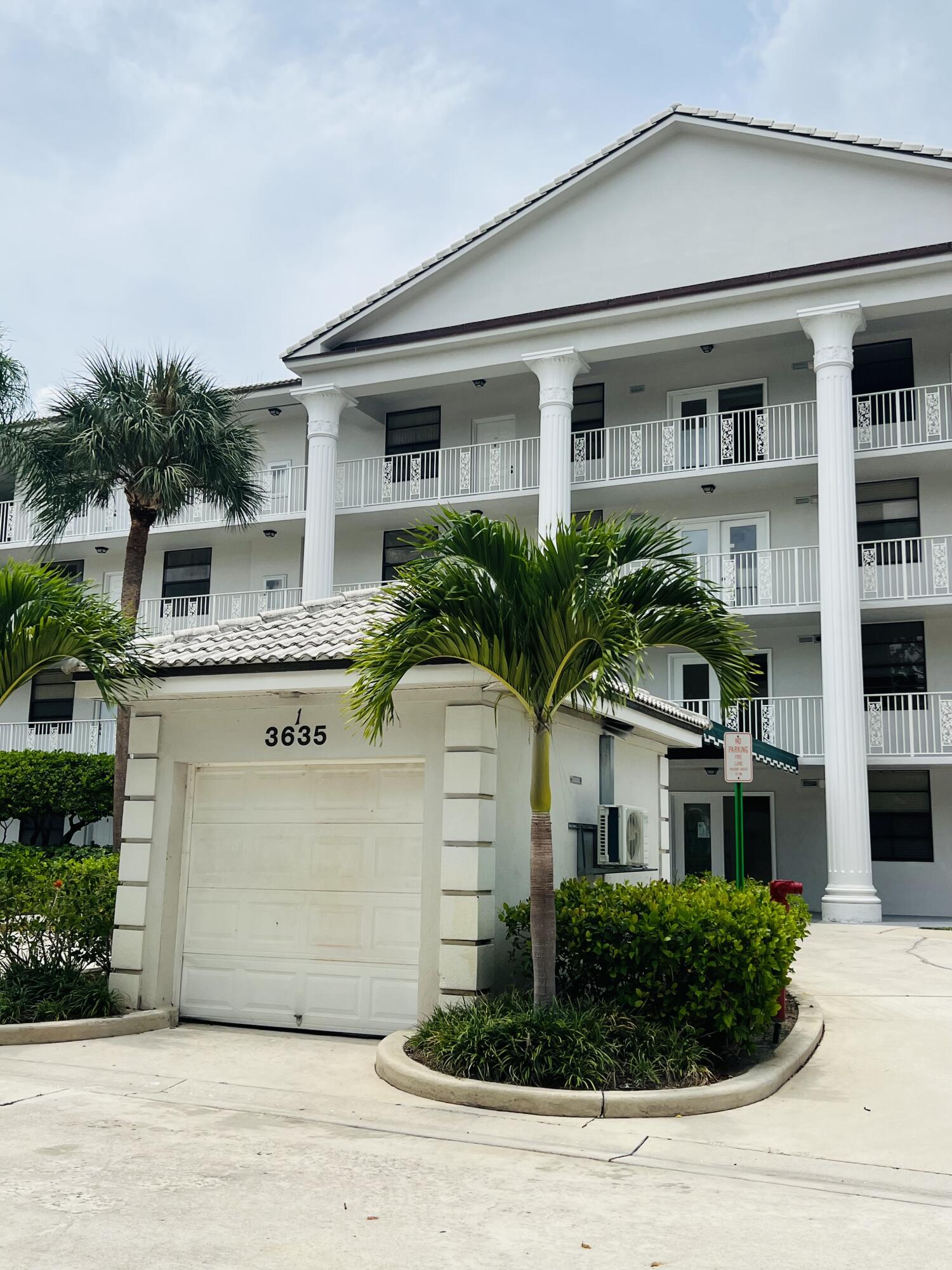 3635 Whitehall Drive # 404, West Palm Beach FL 33401