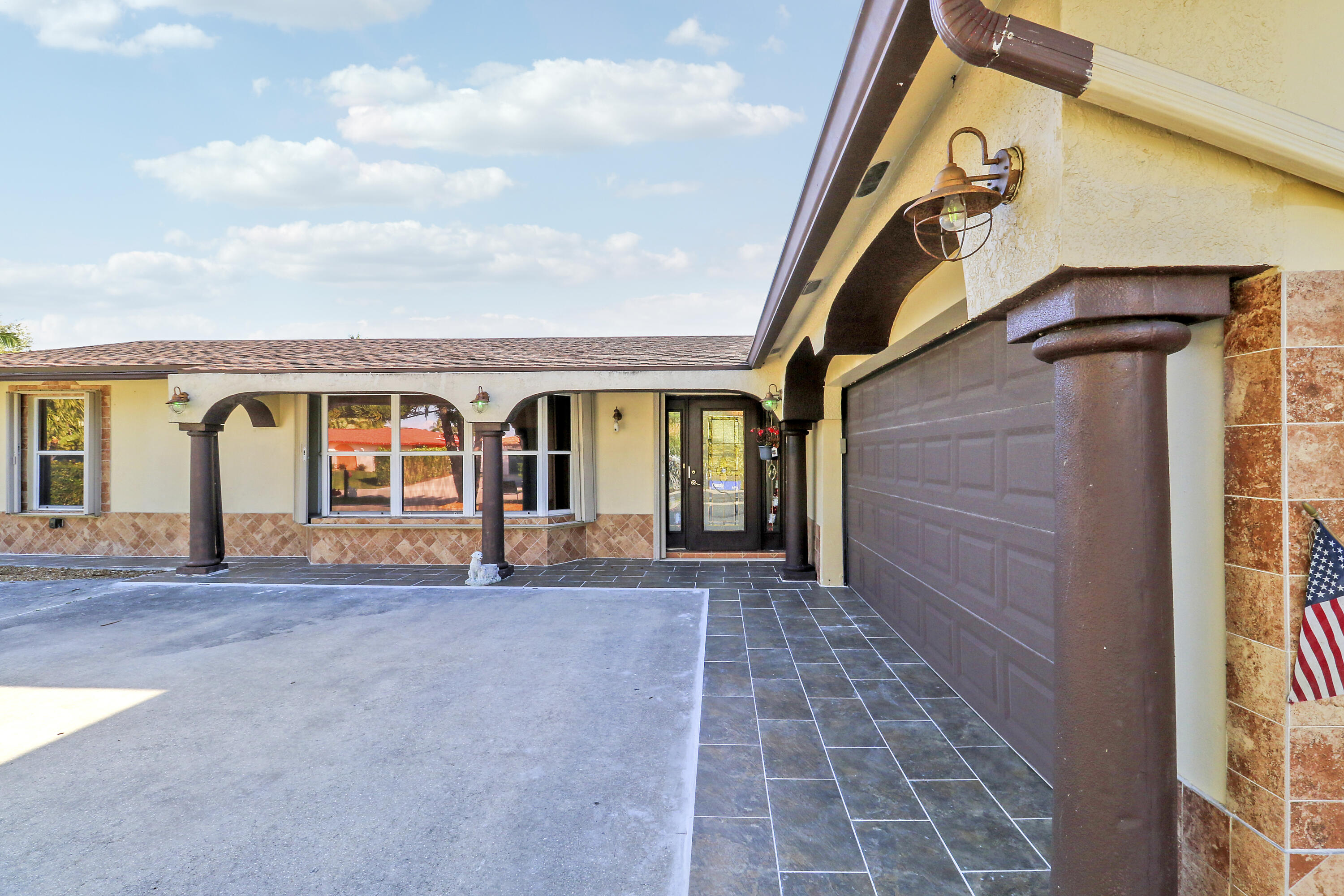 10868 Larch Court, Palm Beach Gardens FL 33418