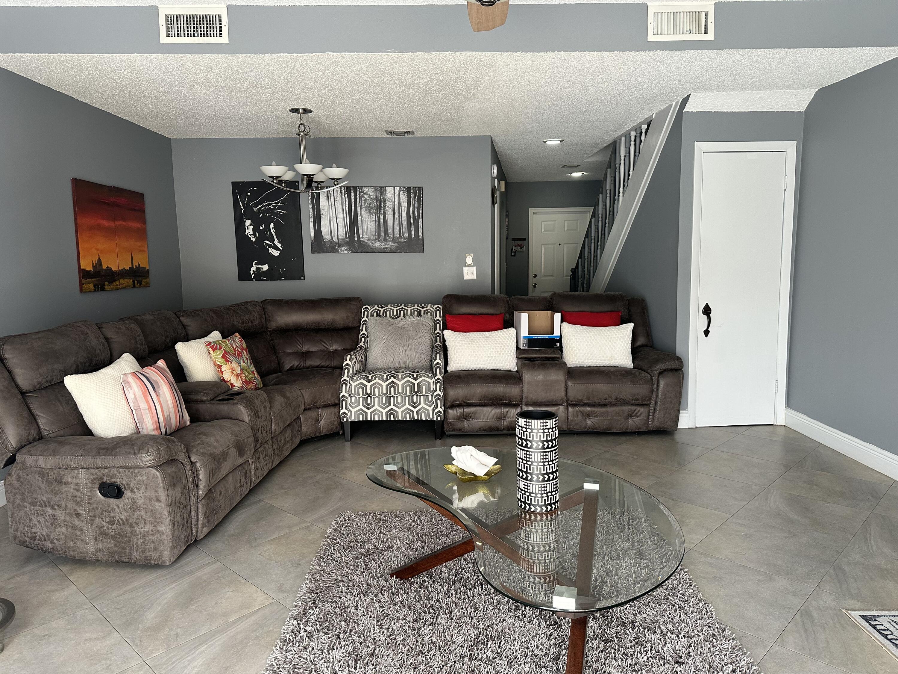 12737 WESTHAMPTON Circle — Photo 4