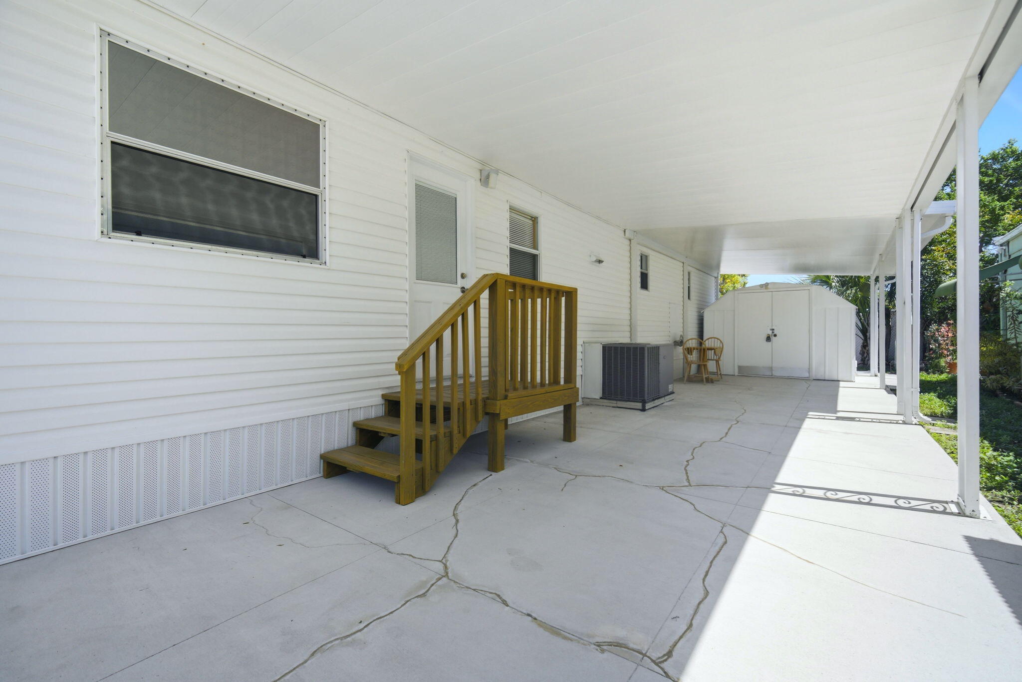 5560 E Marina Drive — Photo 3