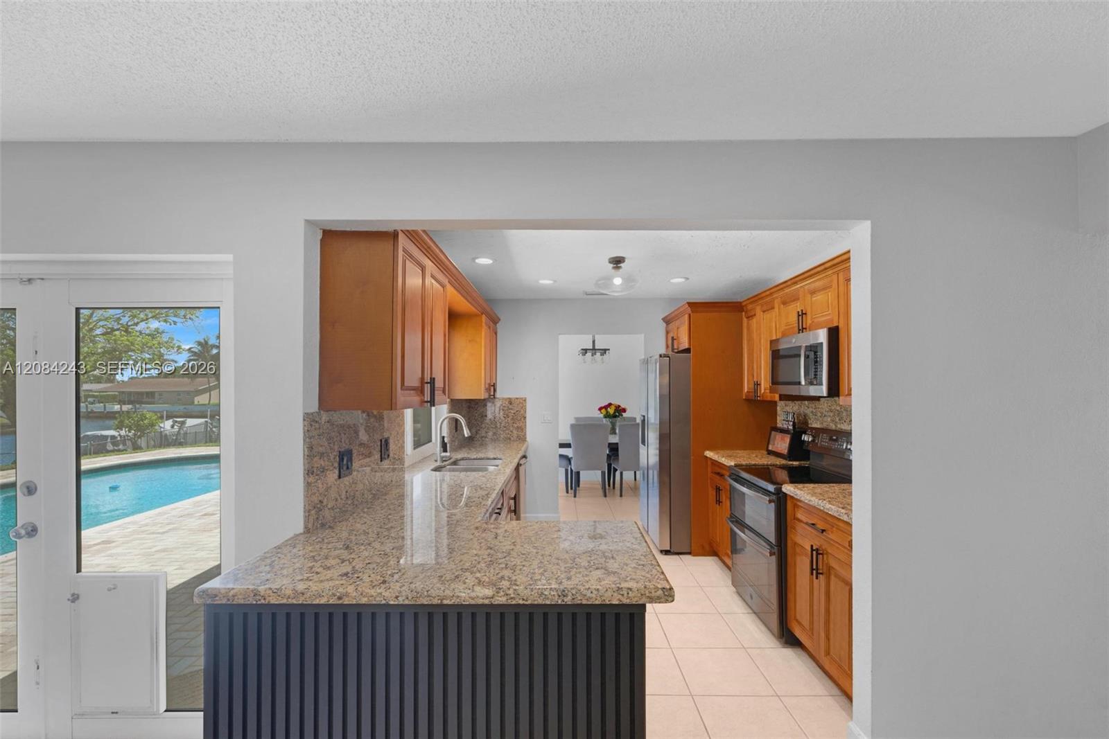 6121 SW 16th St — Photo 5