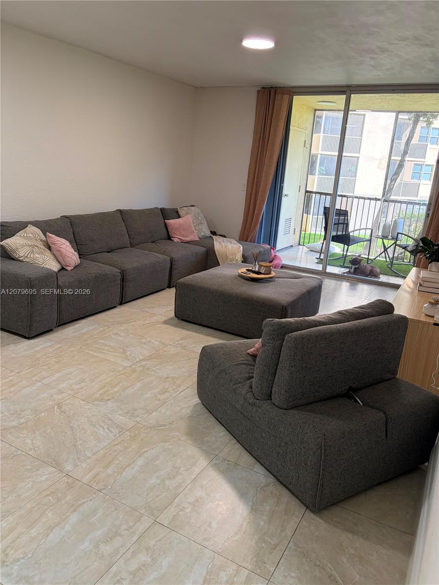 8225 Lake Dr # 205 — Photo 4