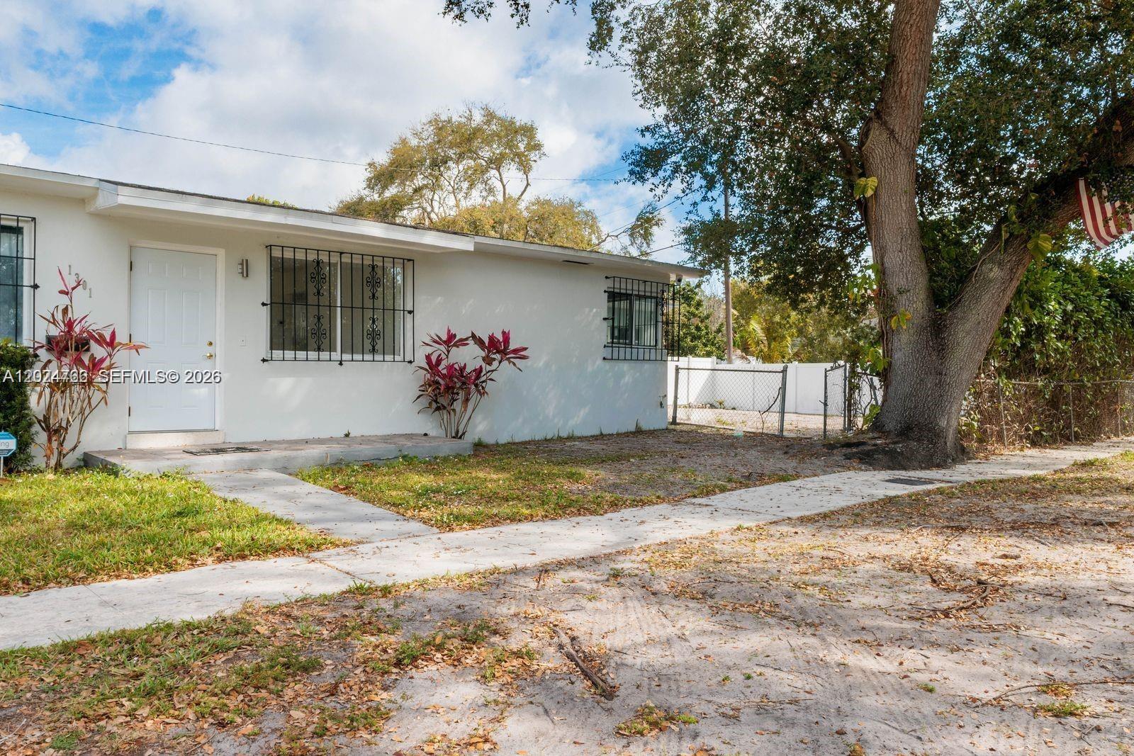 1301 NE 153rd St # 1301, North Miami Beach FL 33162