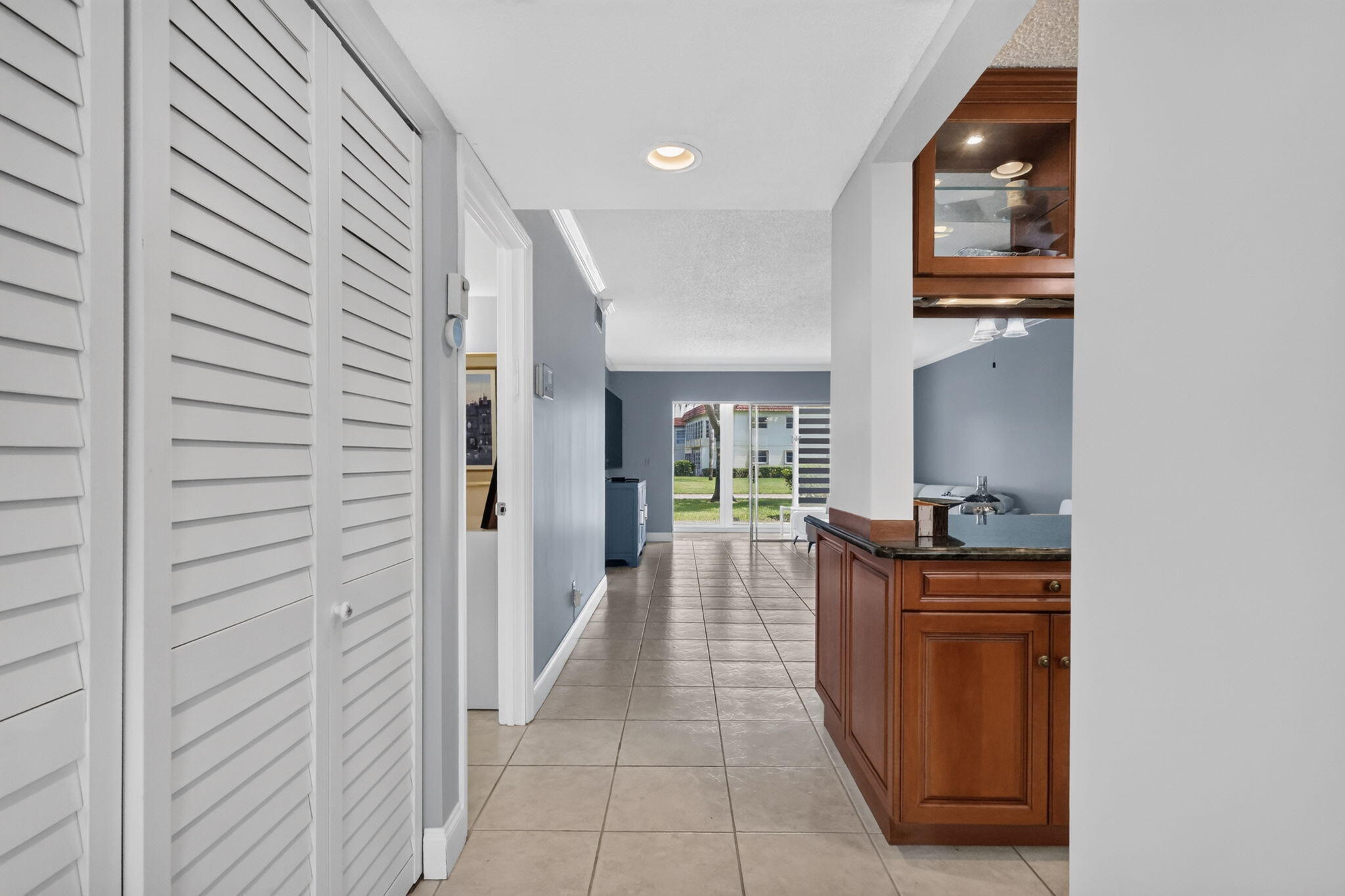 22 ABBEY Lane # 101 — Photo 3