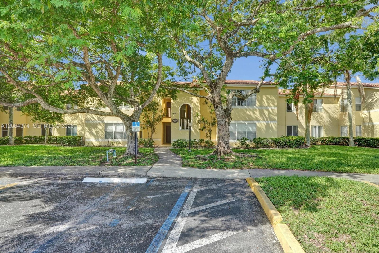 12730 Vista Isles Dr # 823 — Photo 3