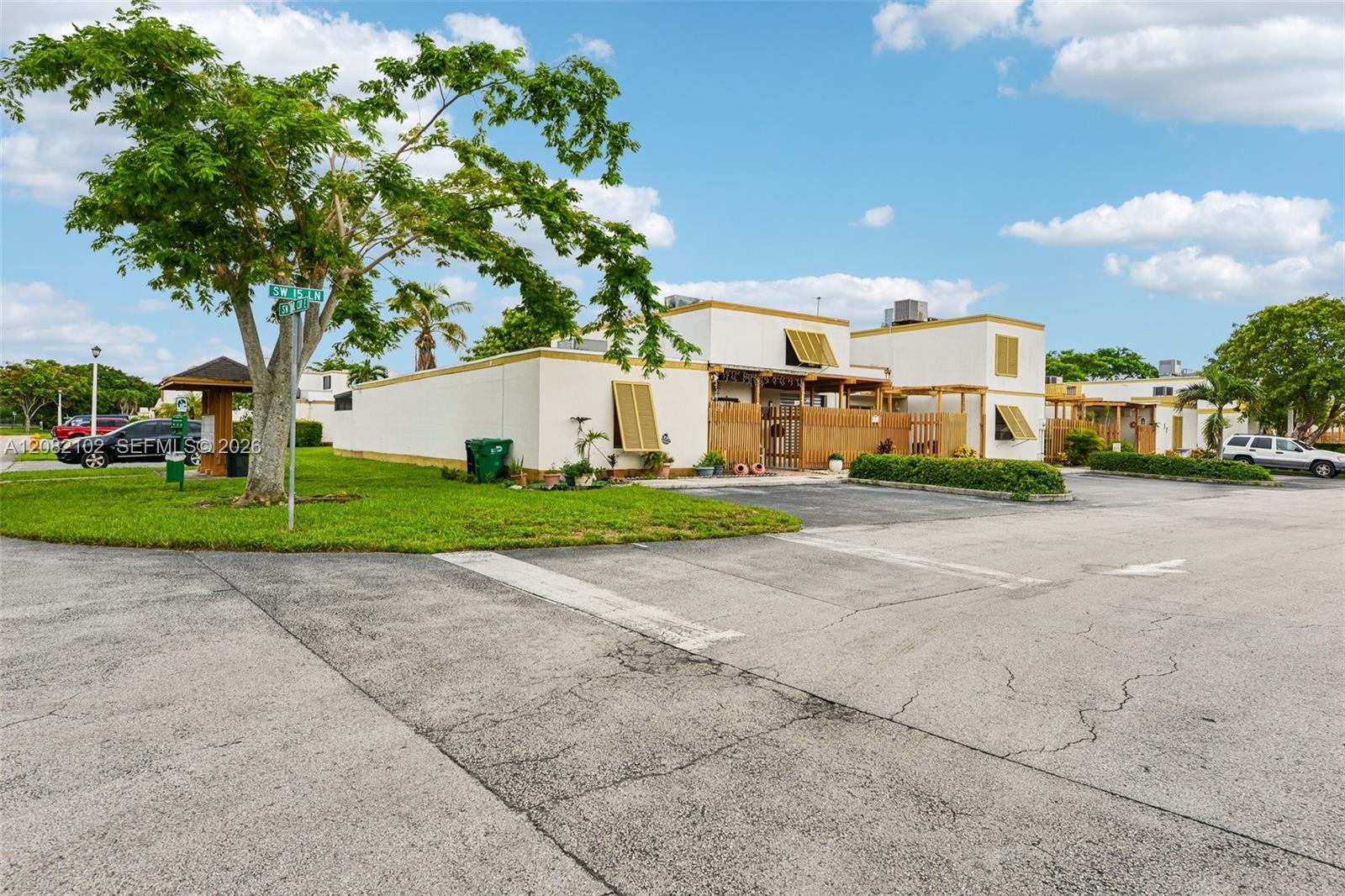 13130 SW 15th Ln — Photo 3