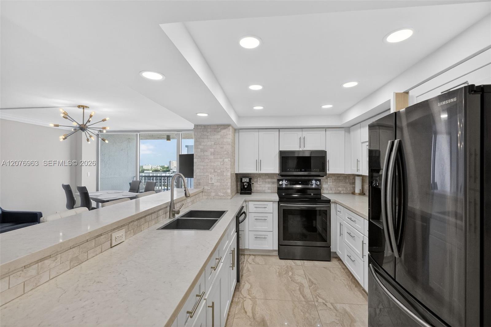 2655 Collins Ave # 00 — Photo 5