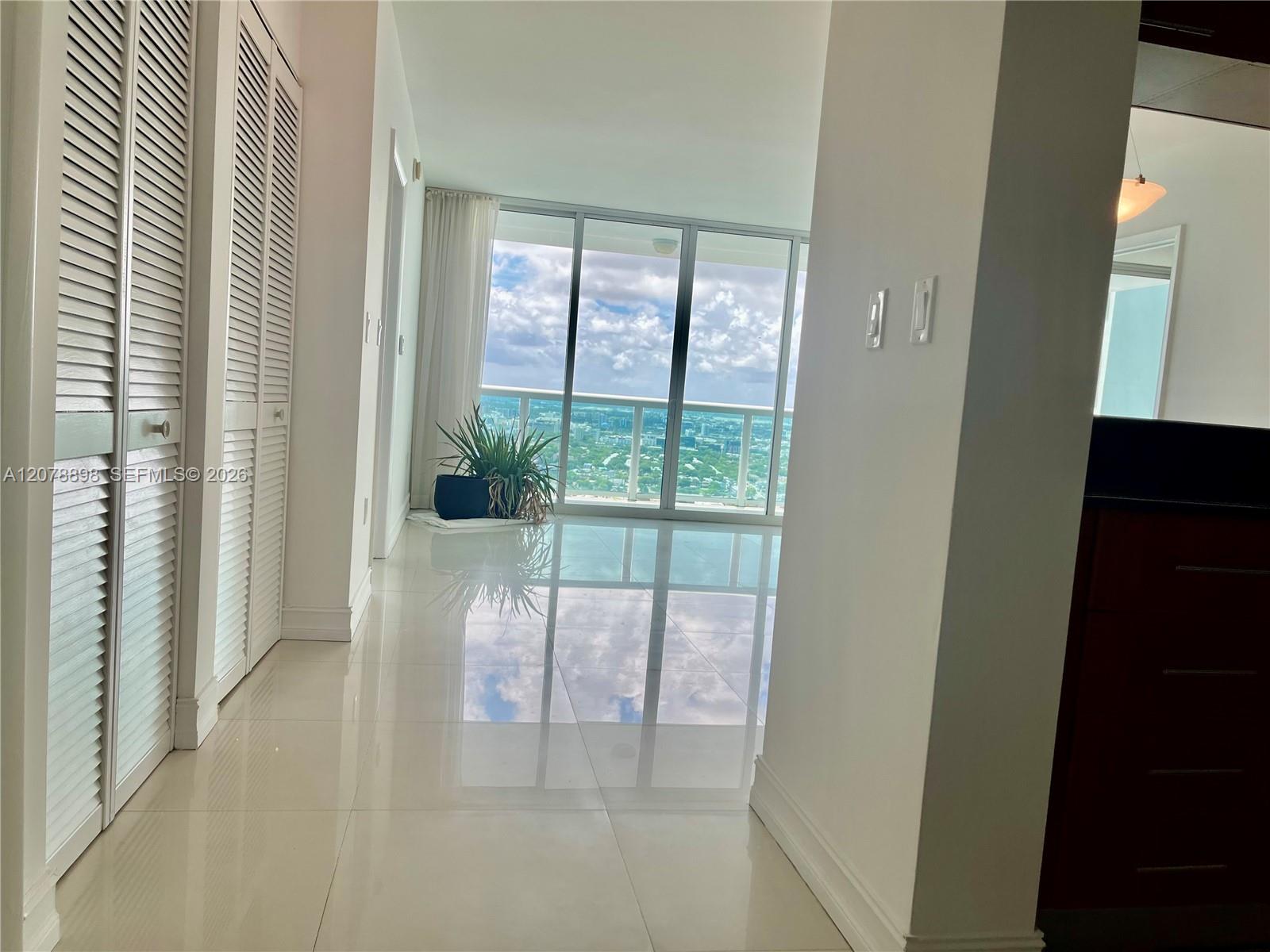 1800 N Bayshore Dr # 3710 — Photo 3