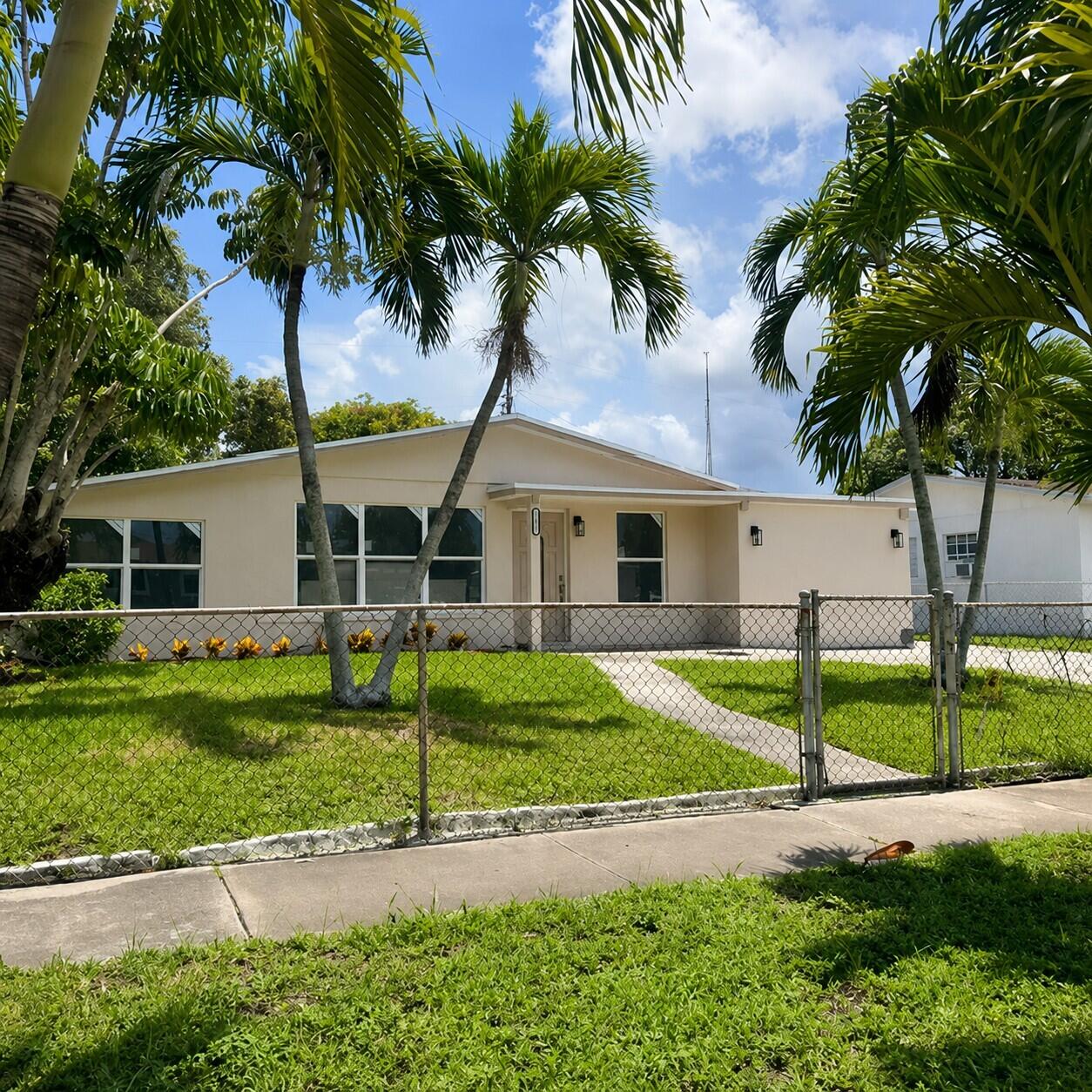 1321 W 3rd Street, Riviera Beach FL 33404