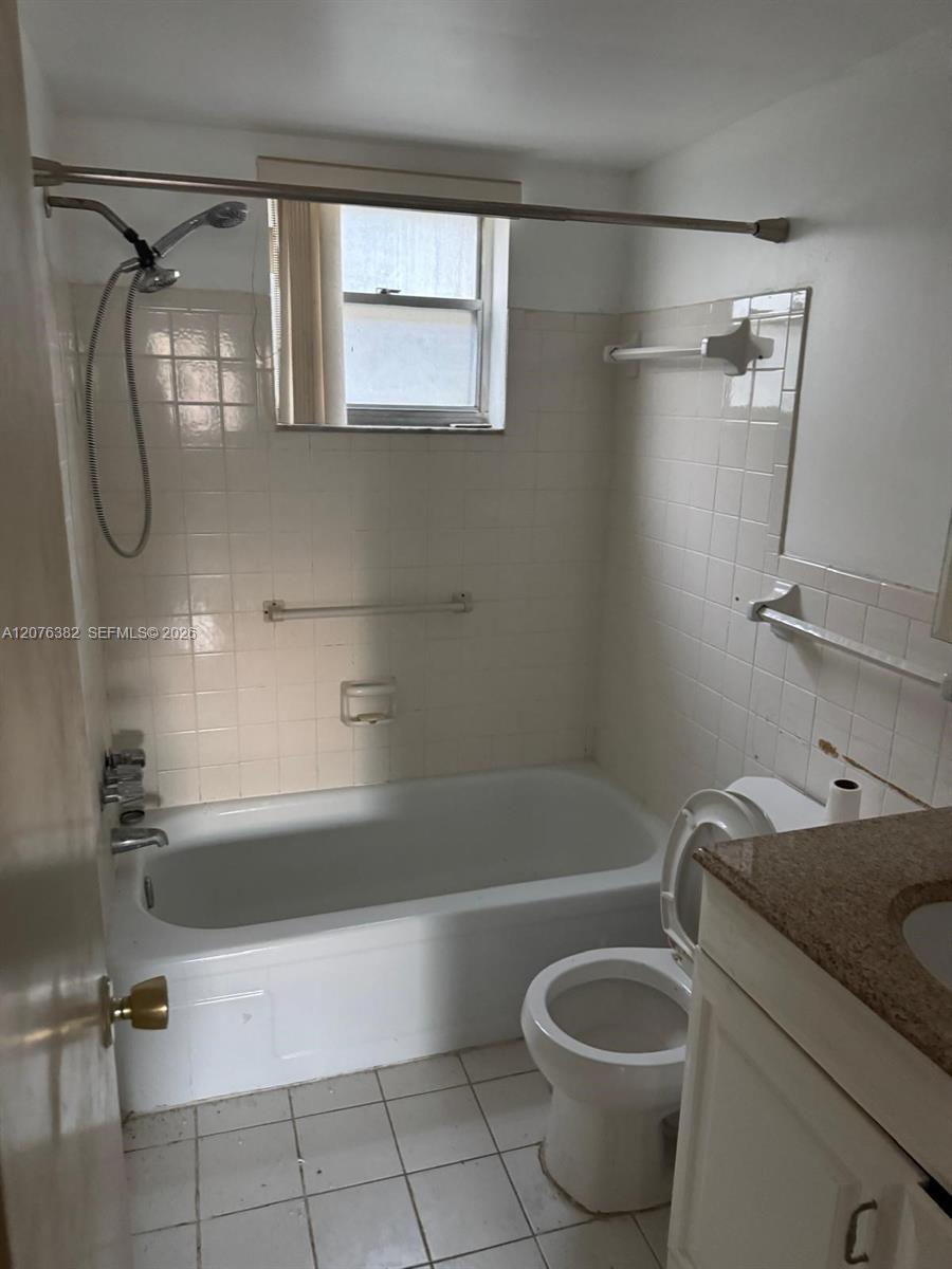 2145 Pierce St # 116 — Photo 3