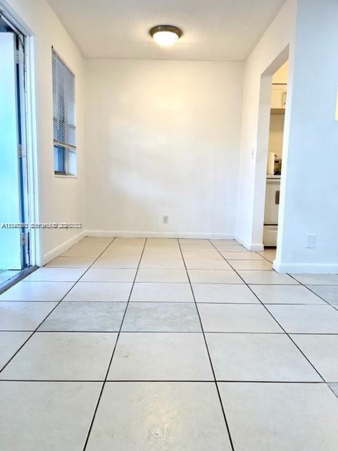 1204 NE 5th Ave # 3 — Photo 3