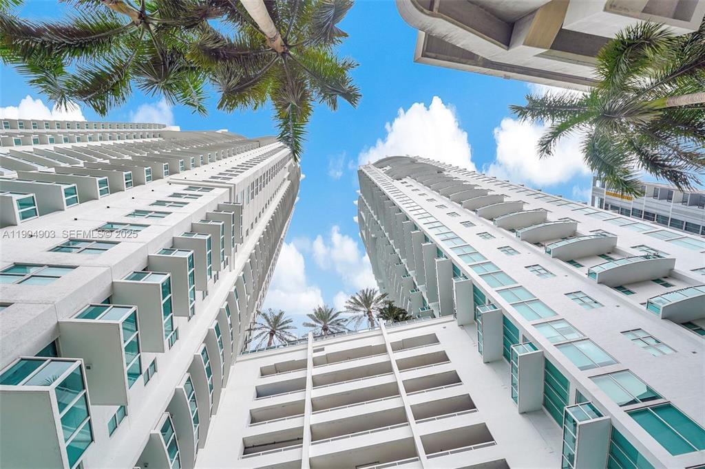 41 SE 5th Street # 417, Miami FL 33131