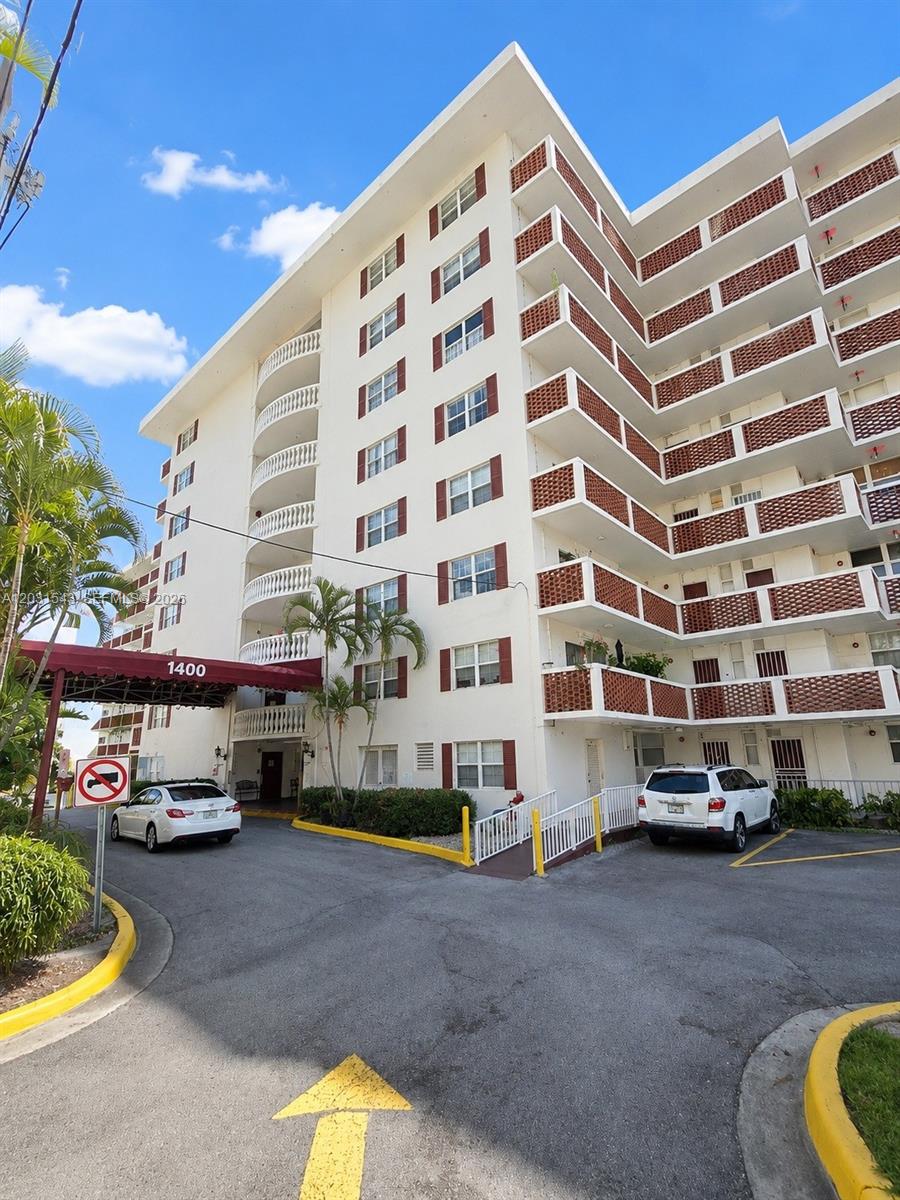 3660 NE 166th St # 805, North Miami Beach FL 33160