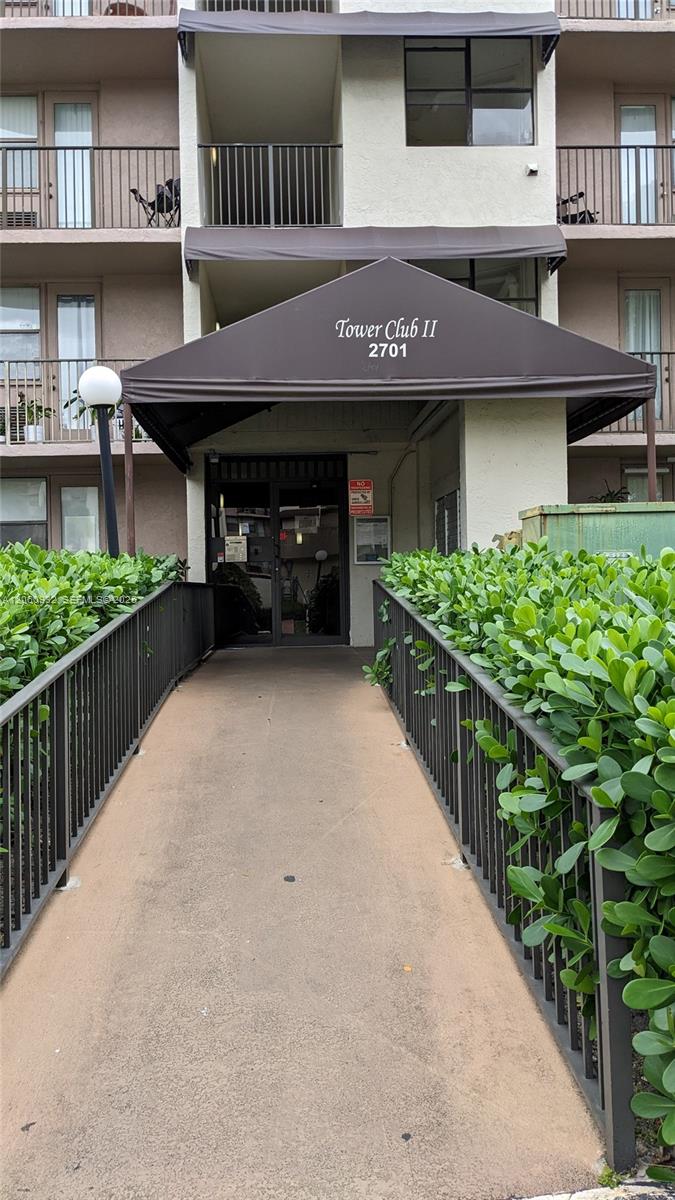 2701 Riverside Dr # B, Coral Springs FL 33065