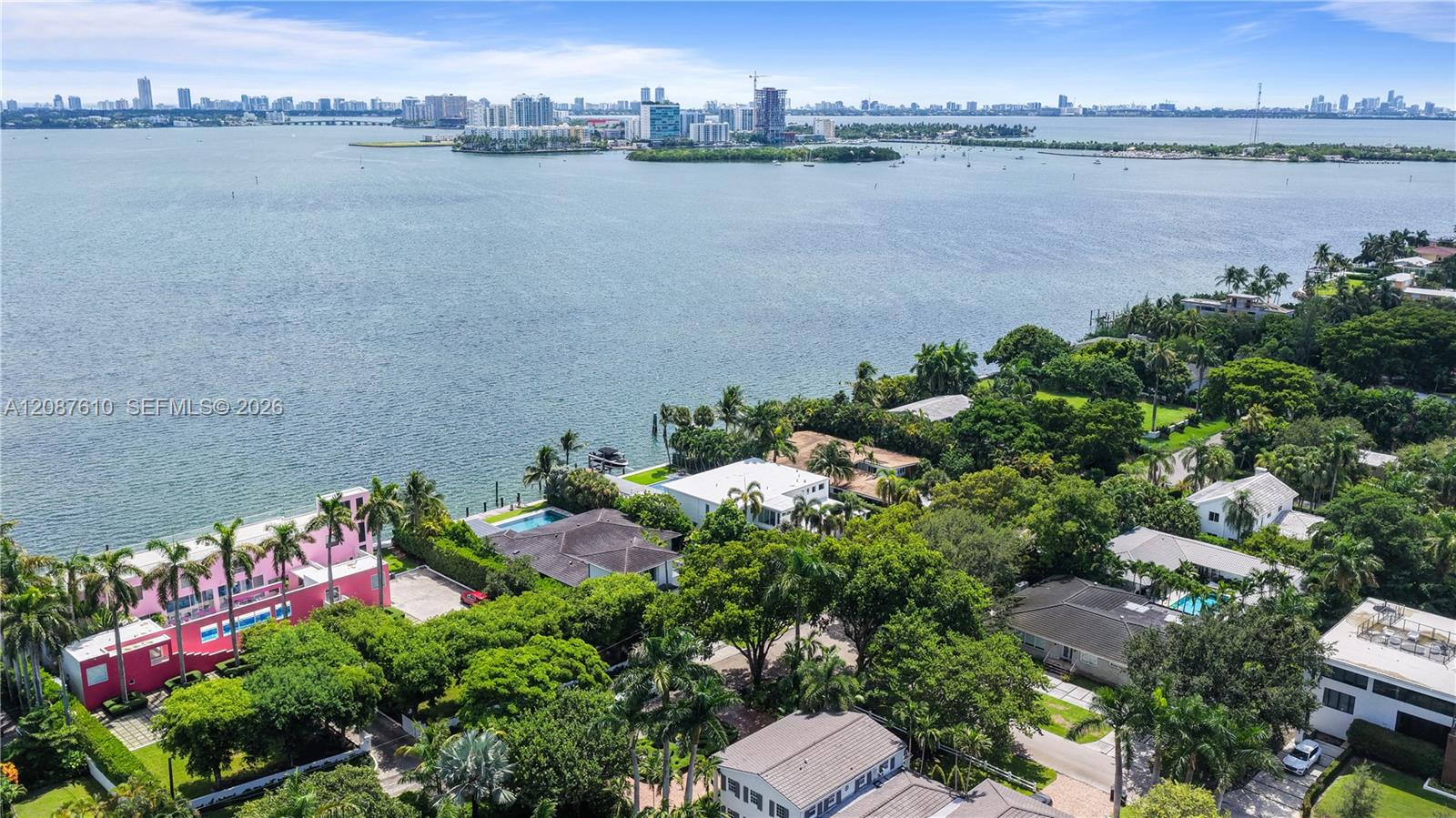 9301 N Bayshore Dr — Photo 2