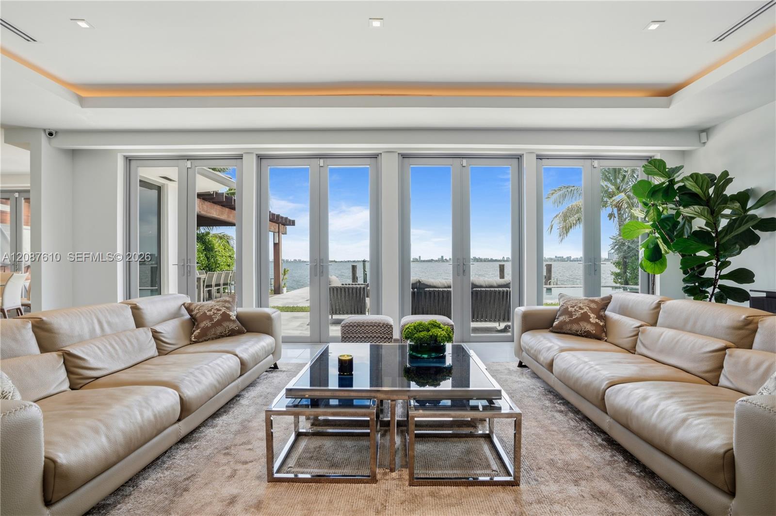 9301 N Bayshore Dr — Photo 3