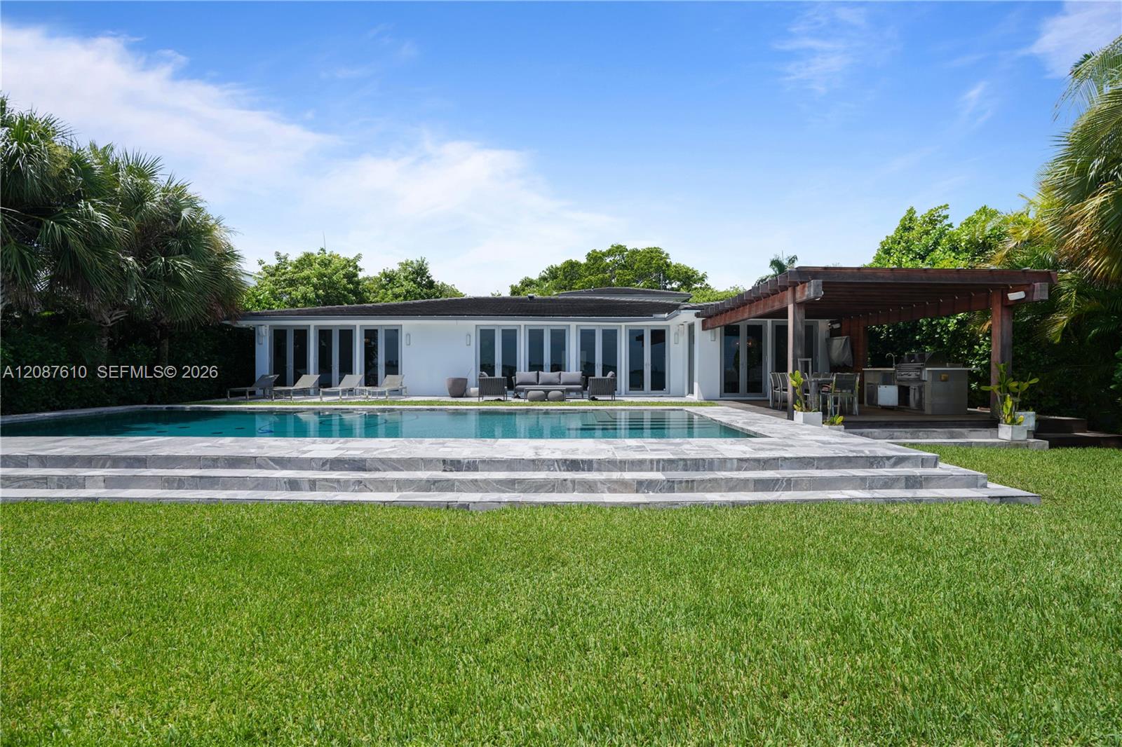 9301 N Bayshore Dr — Photo 5
