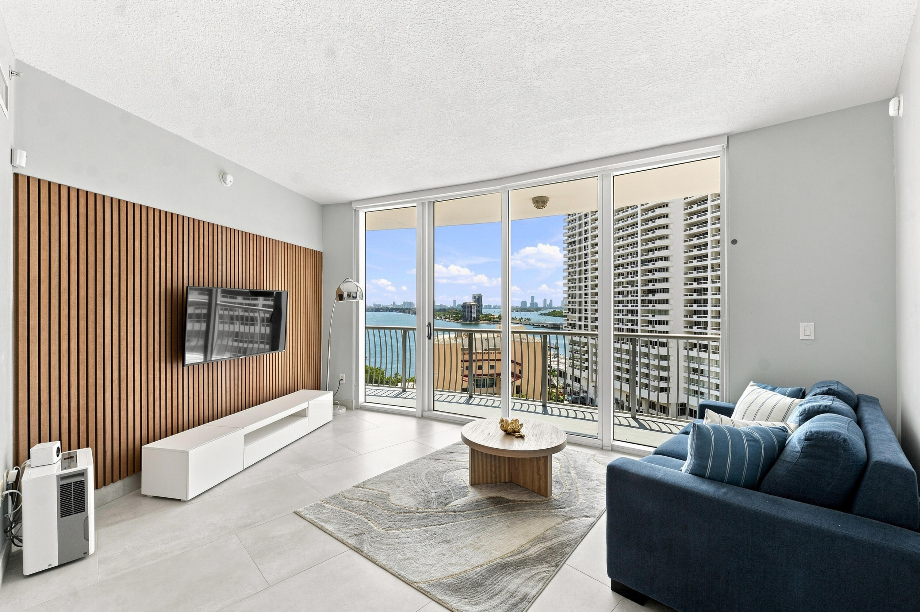 1750 N BAYSHORE Drive # 1202 View 2