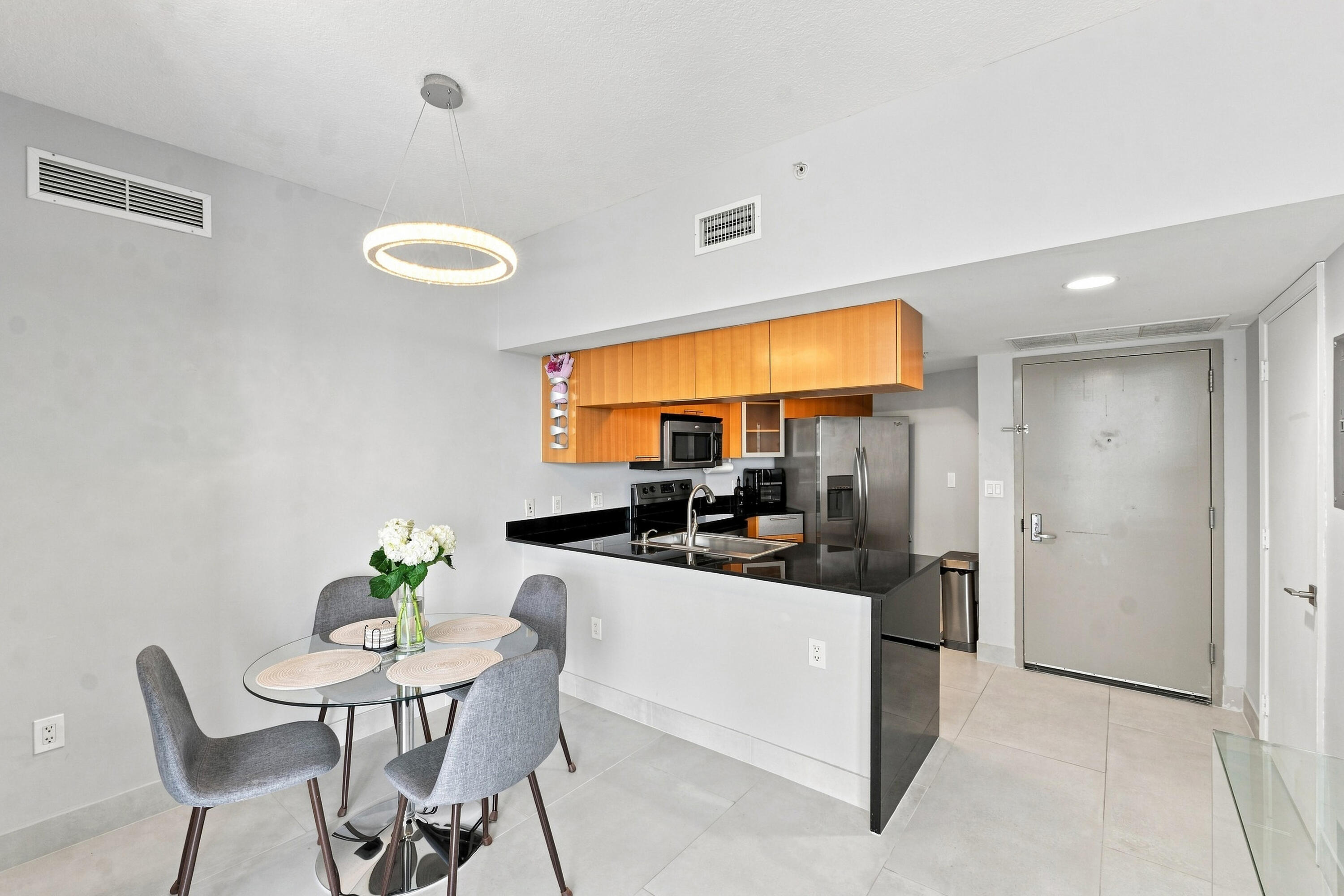 1750 N BAYSHORE Drive # 1202 View 3