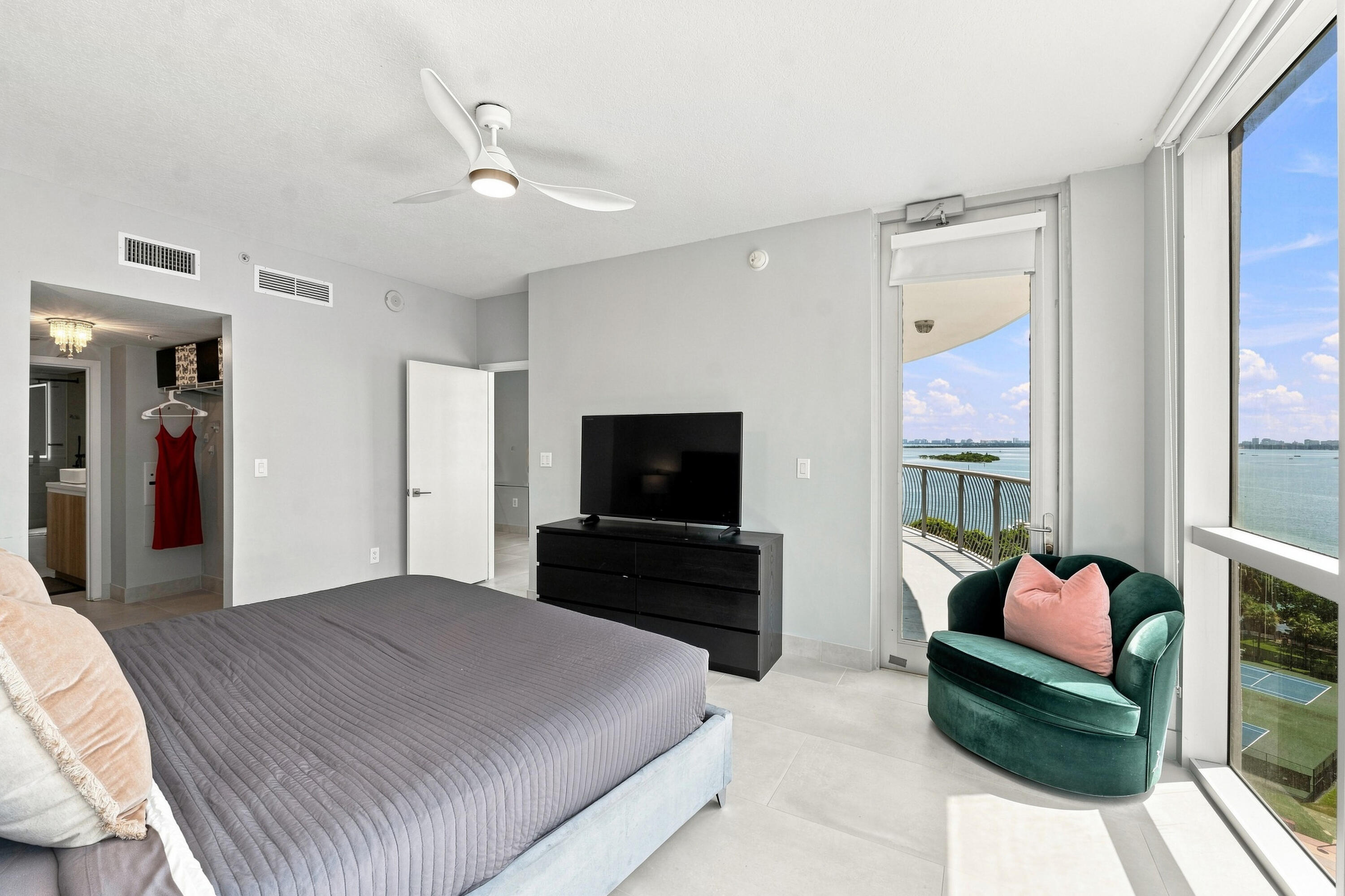 1750 N BAYSHORE Drive # 1202 View 11