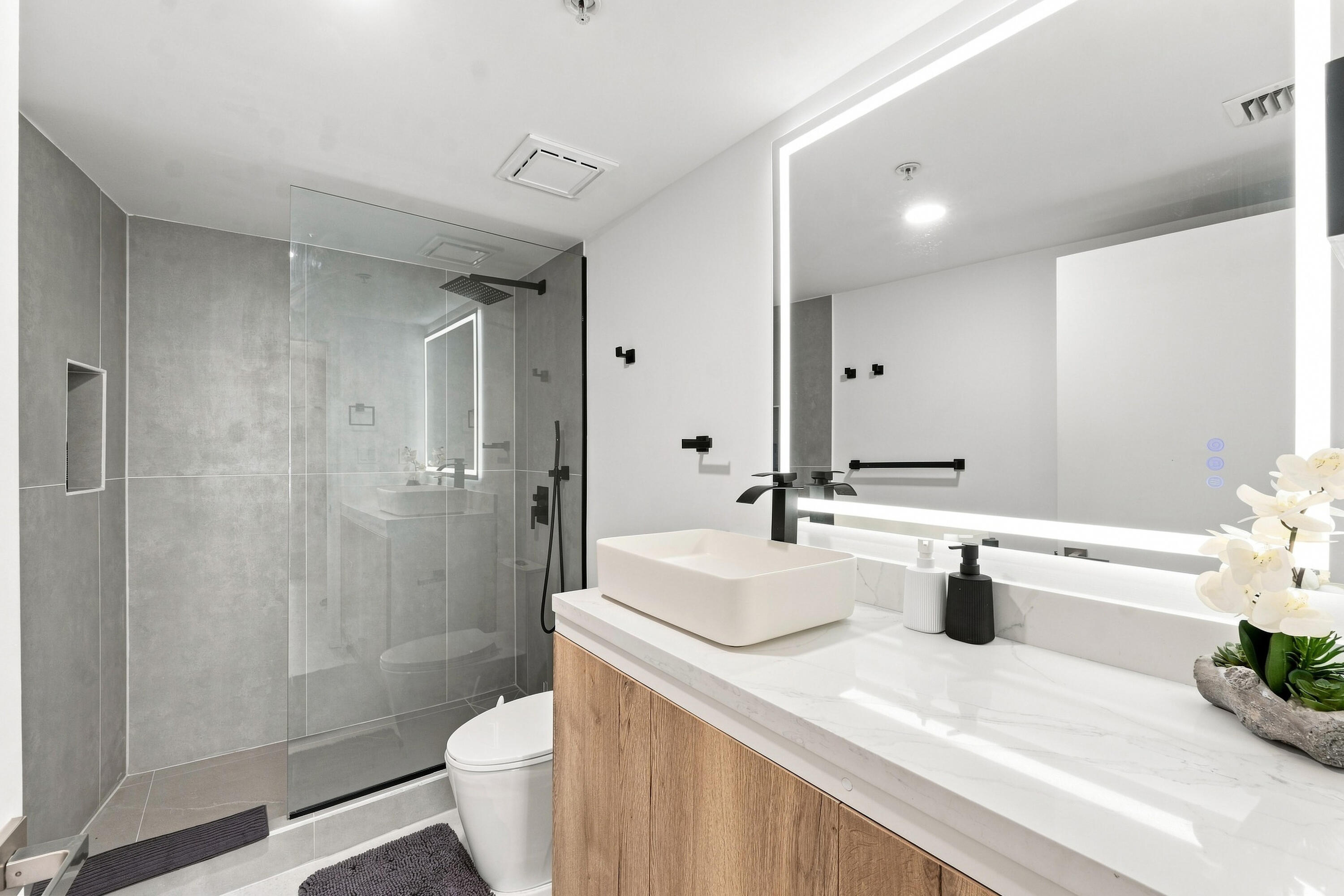 1750 N BAYSHORE Drive # 1202 View 12