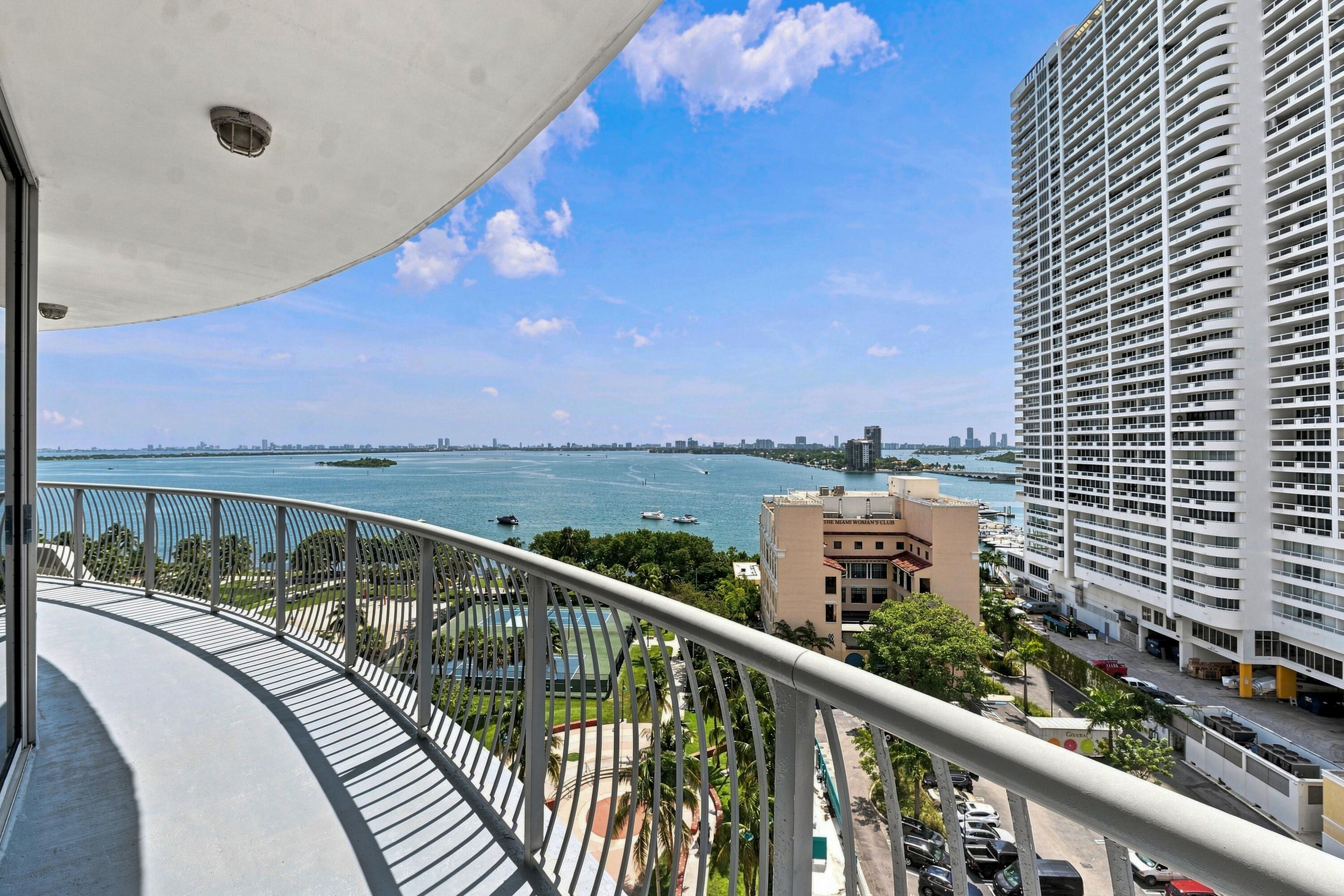 1750 N BAYSHORE Drive # 1202 View 1