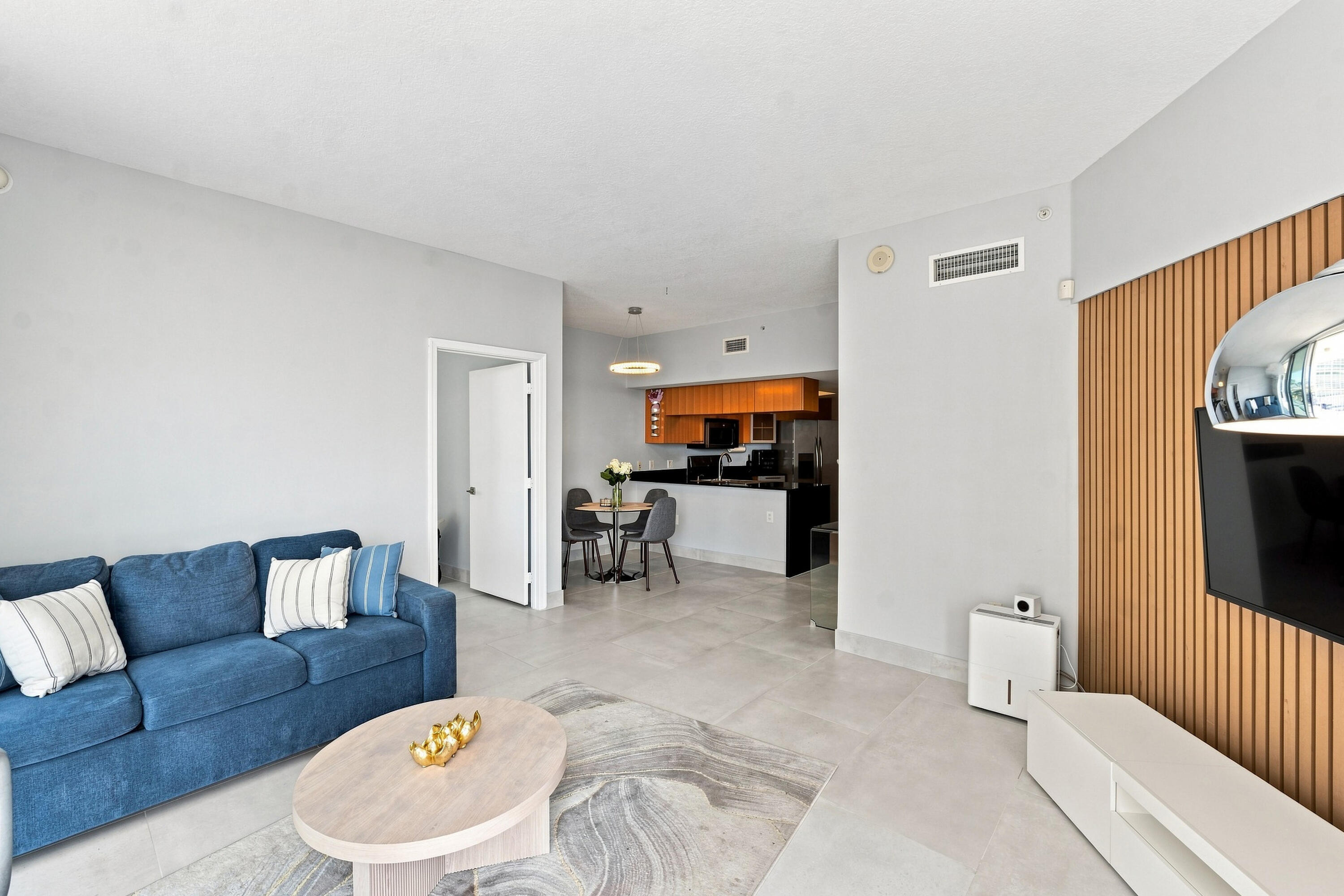 1750 N BAYSHORE Drive # 1202 View 8