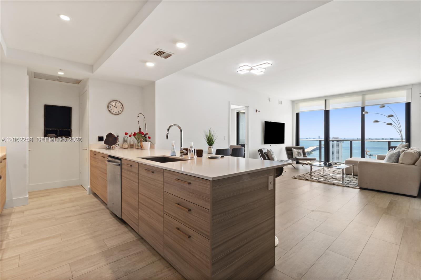 121 NE 34th St # 2807, Miami FL 33137