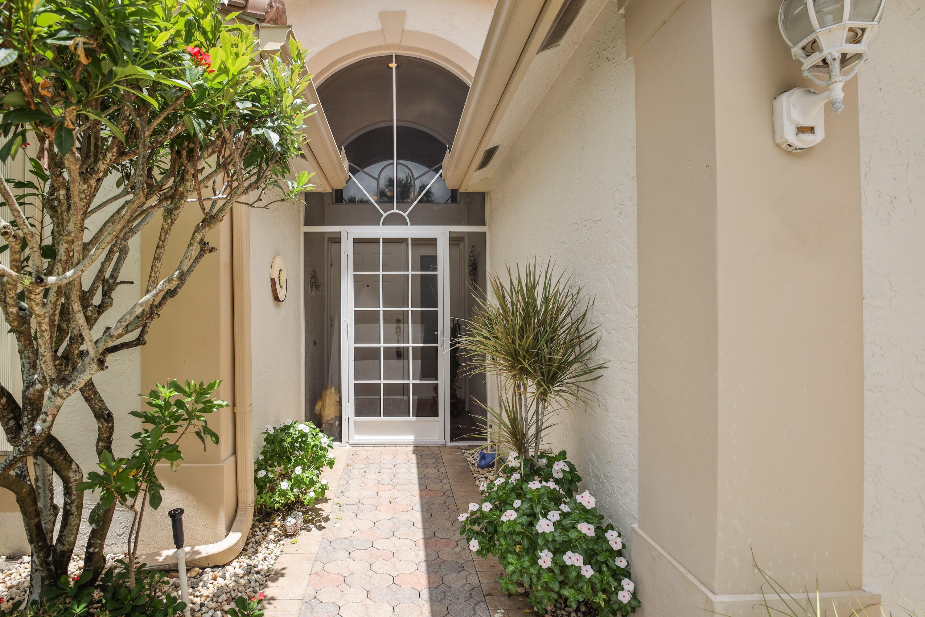 6519 LUCAYA Avenue — Photo 3
