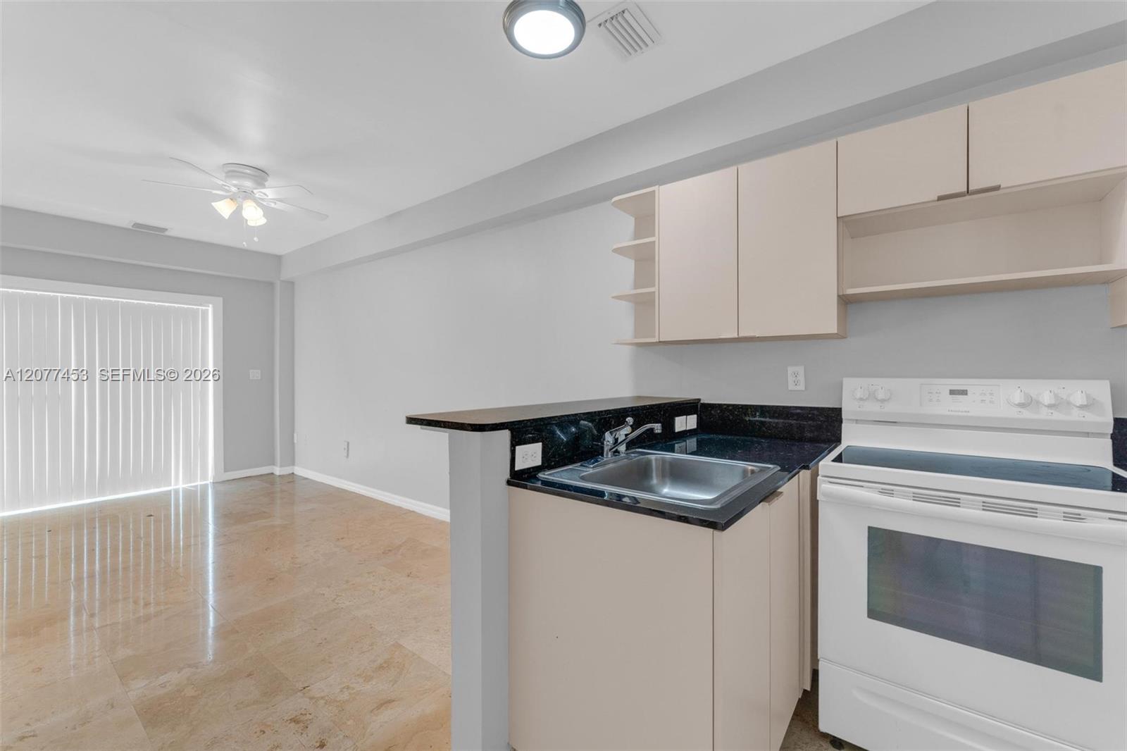 1421 SW 3rd St # 208 — Photo 3