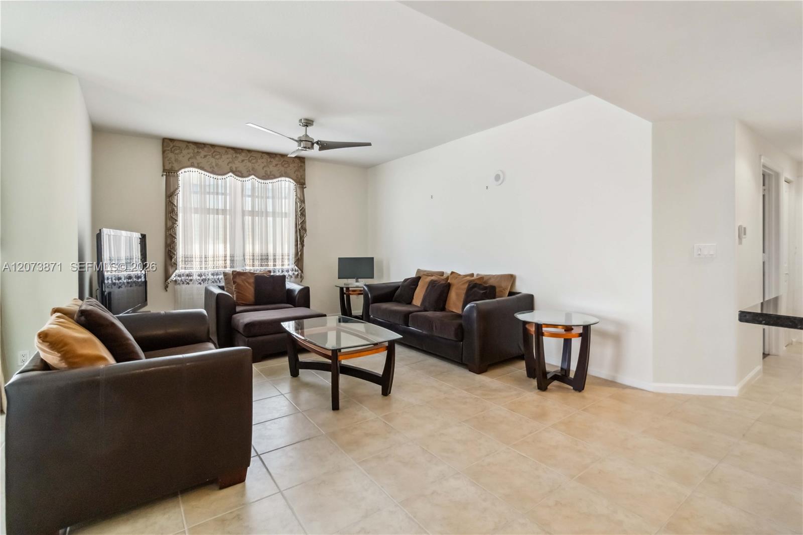511 SE 5th Ave # 1214 — Photo 4