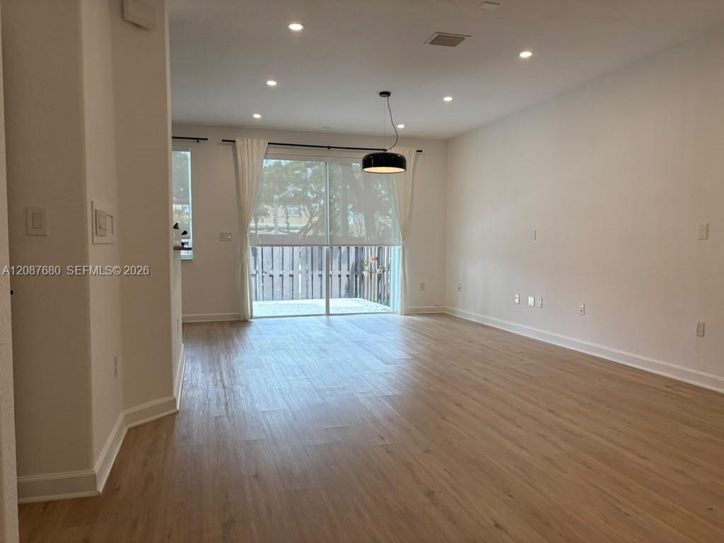 8671 NW 112th Ct — Photo 4