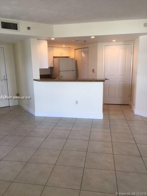 2351 Douglas Rd # 909 — Photo 3
