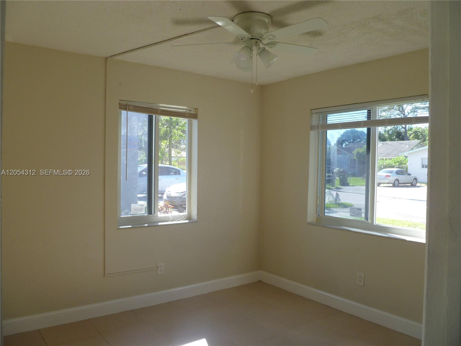 428 NW 21st Ter — Photo 5