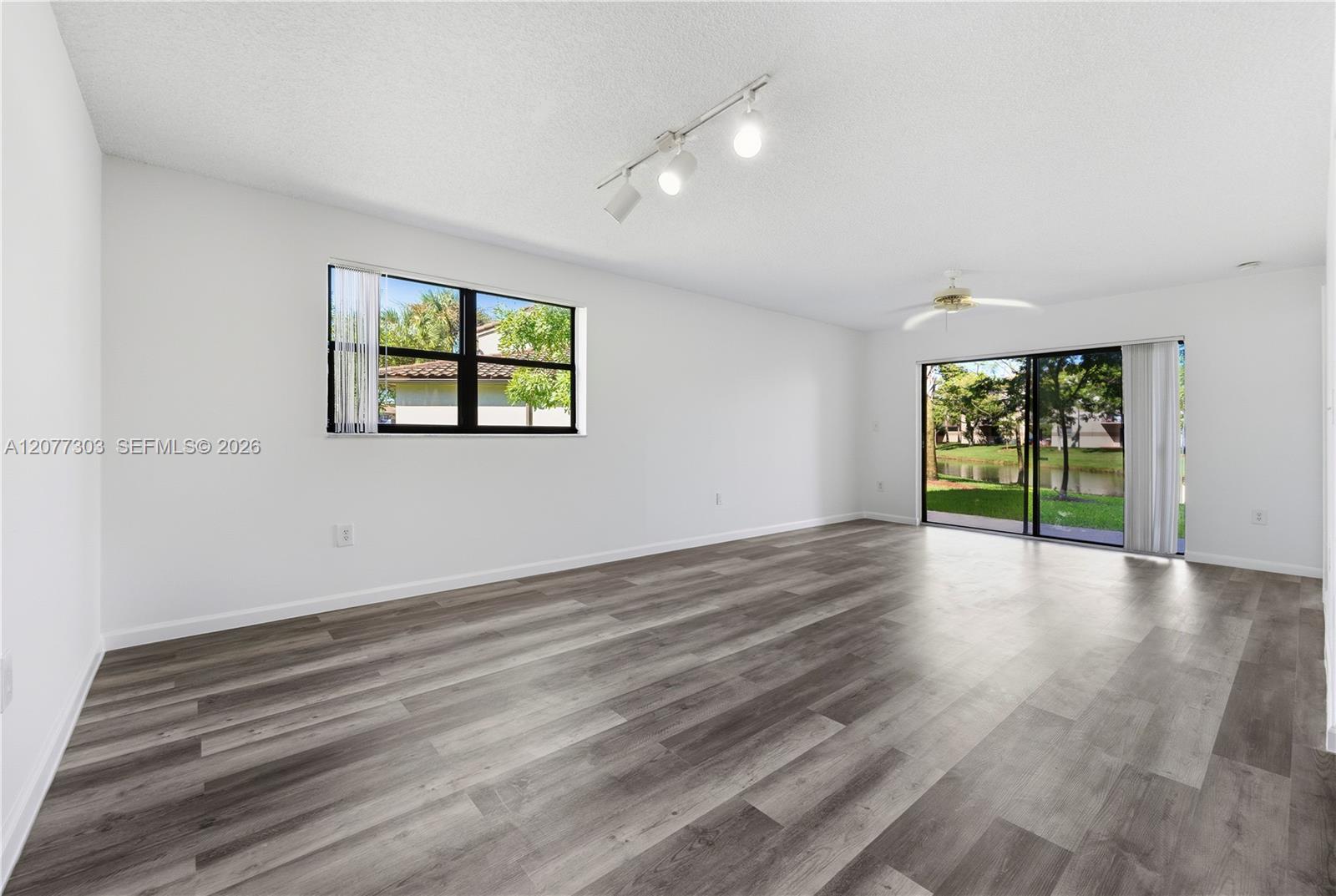 9877 Nob Hill Ct # 9877 — Photo 3