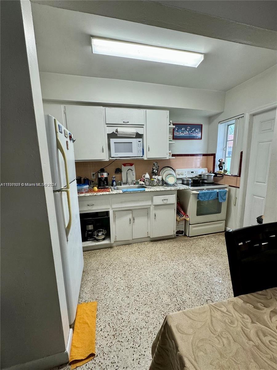 3150 SW 23rd St — Photo 2