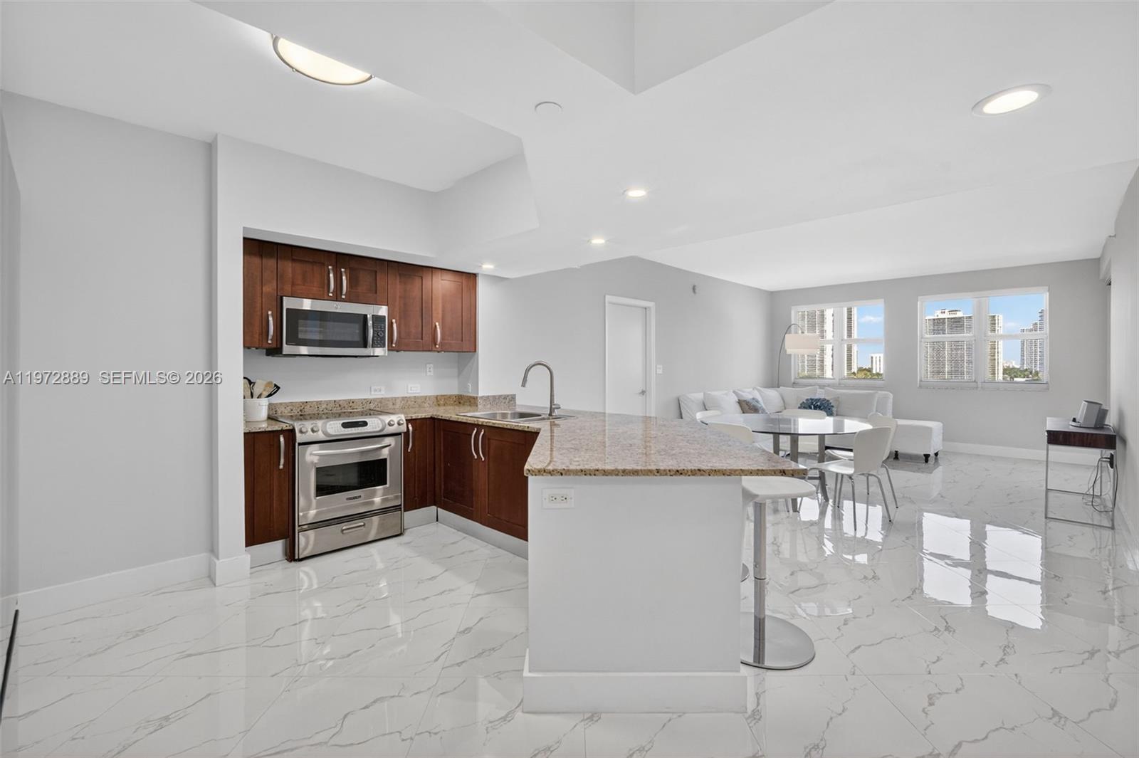 20000 E Country Club Dr # 714, Aventura FL 33180